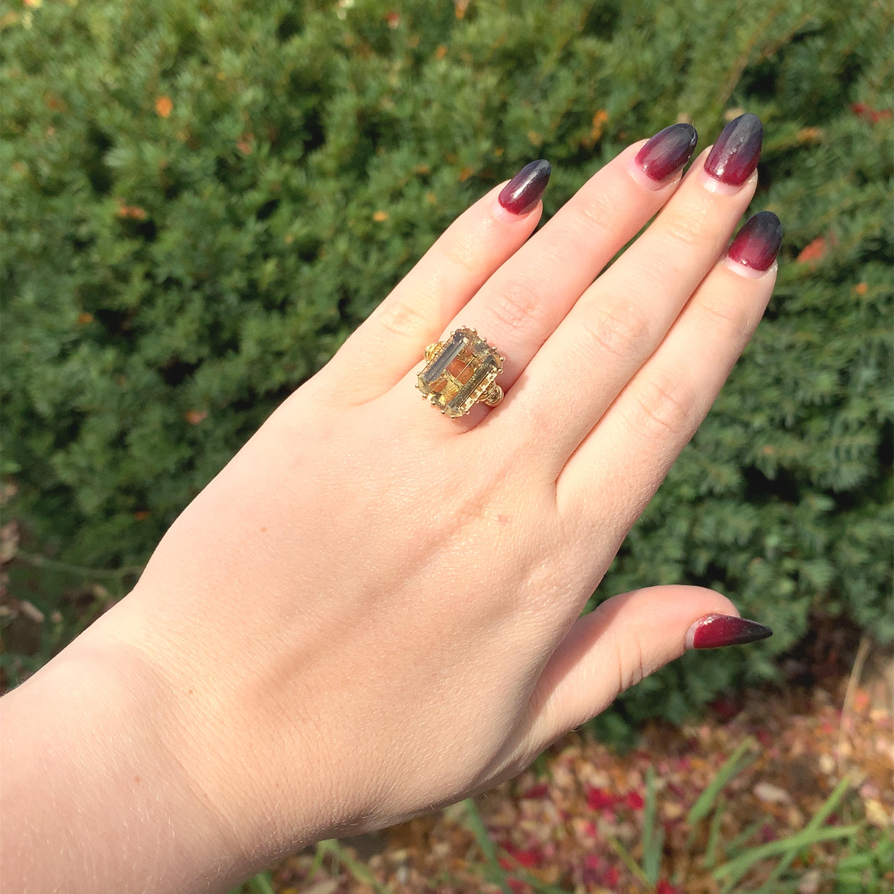 18K Yellow Gold Ring with Large 9.53ct Smoky Quartz For Sale 1