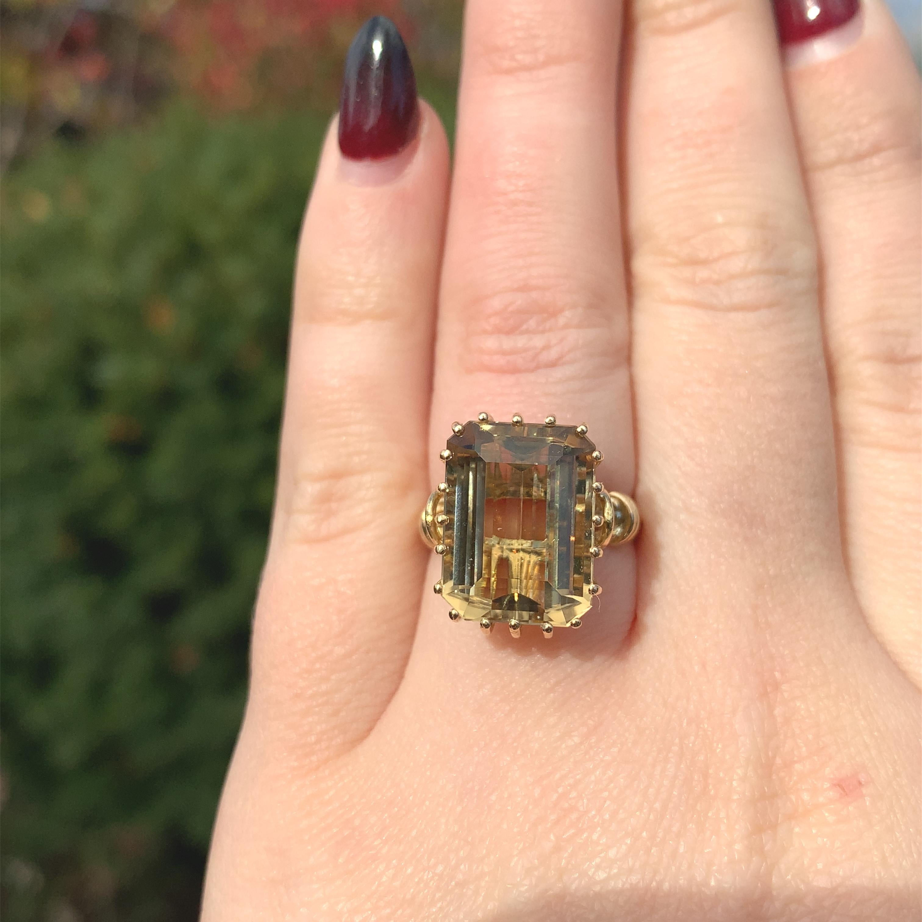 18K Yellow Gold Ring with Large 9.53ct Smoky Quartz For Sale 2