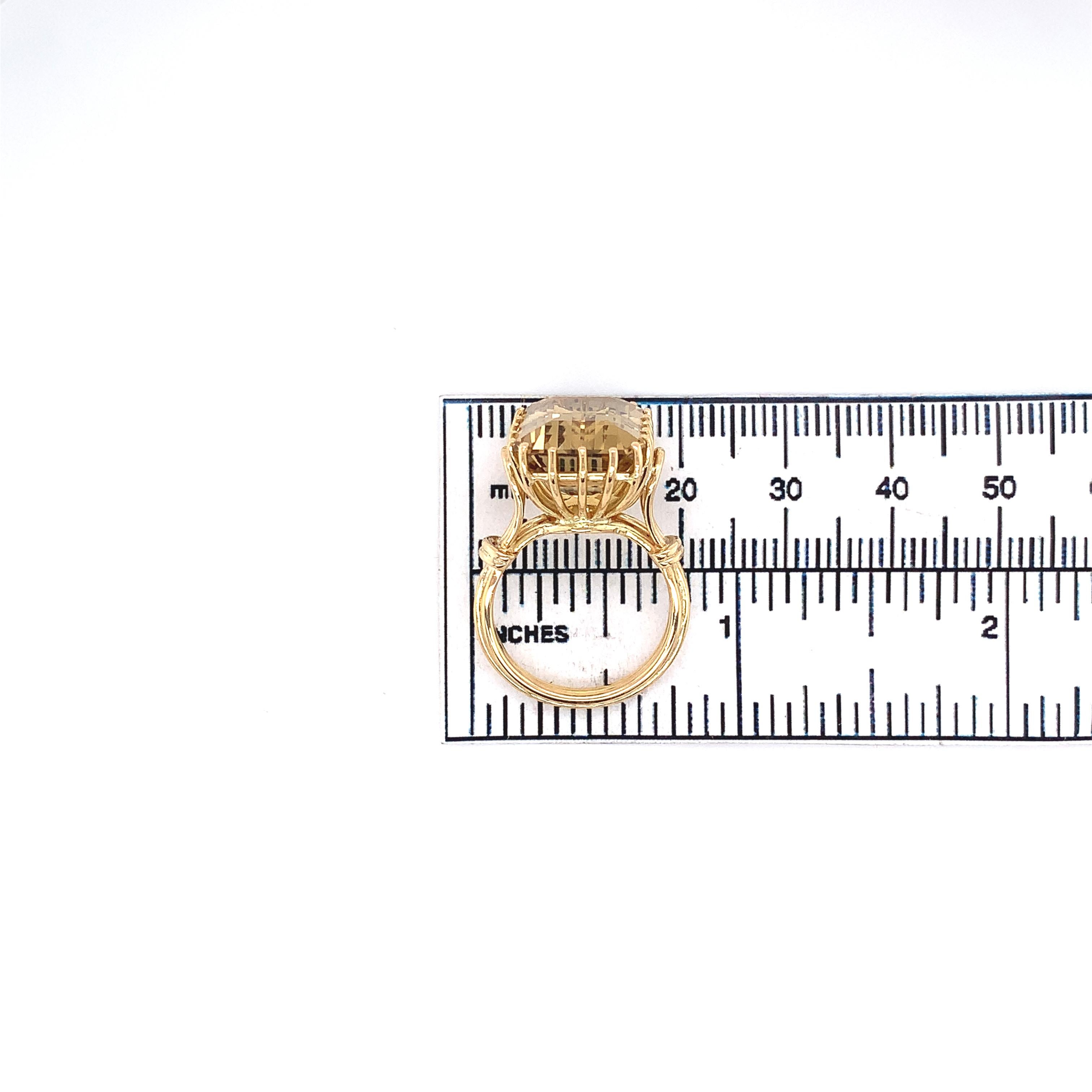 18K Yellow Gold Ring with Large 9.53ct Smoky Quartz For Sale 3