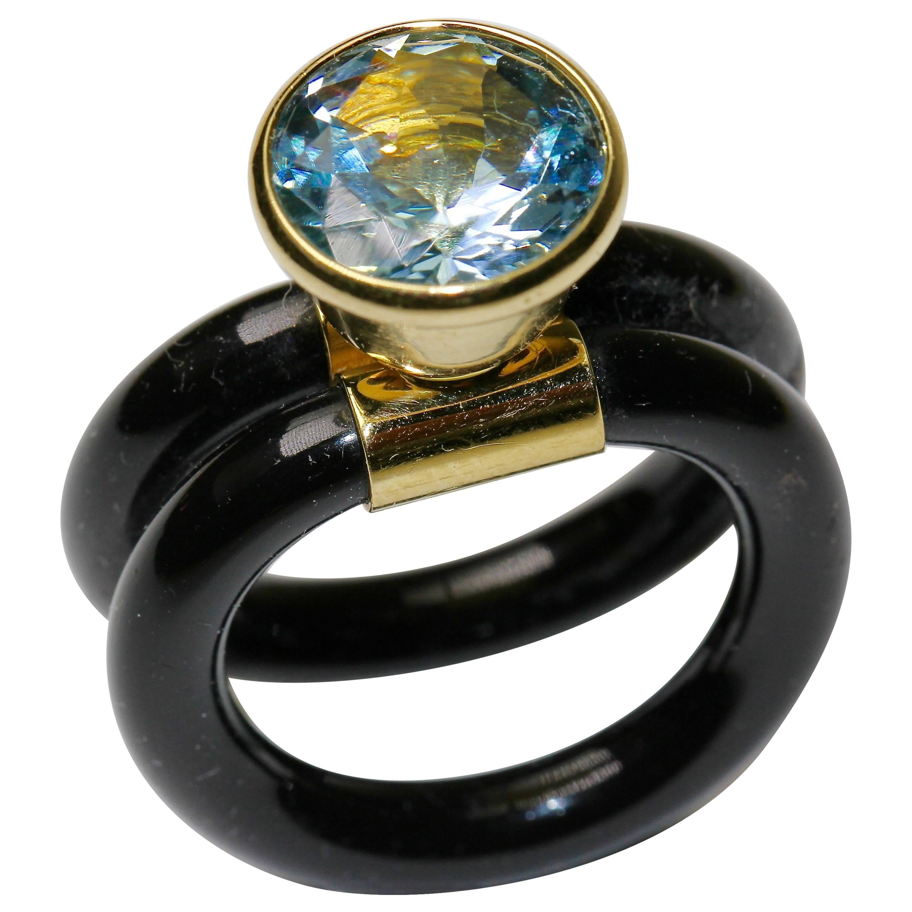 18K Yellow Gold Ring With Large Aquamarine Solitaire For Sale