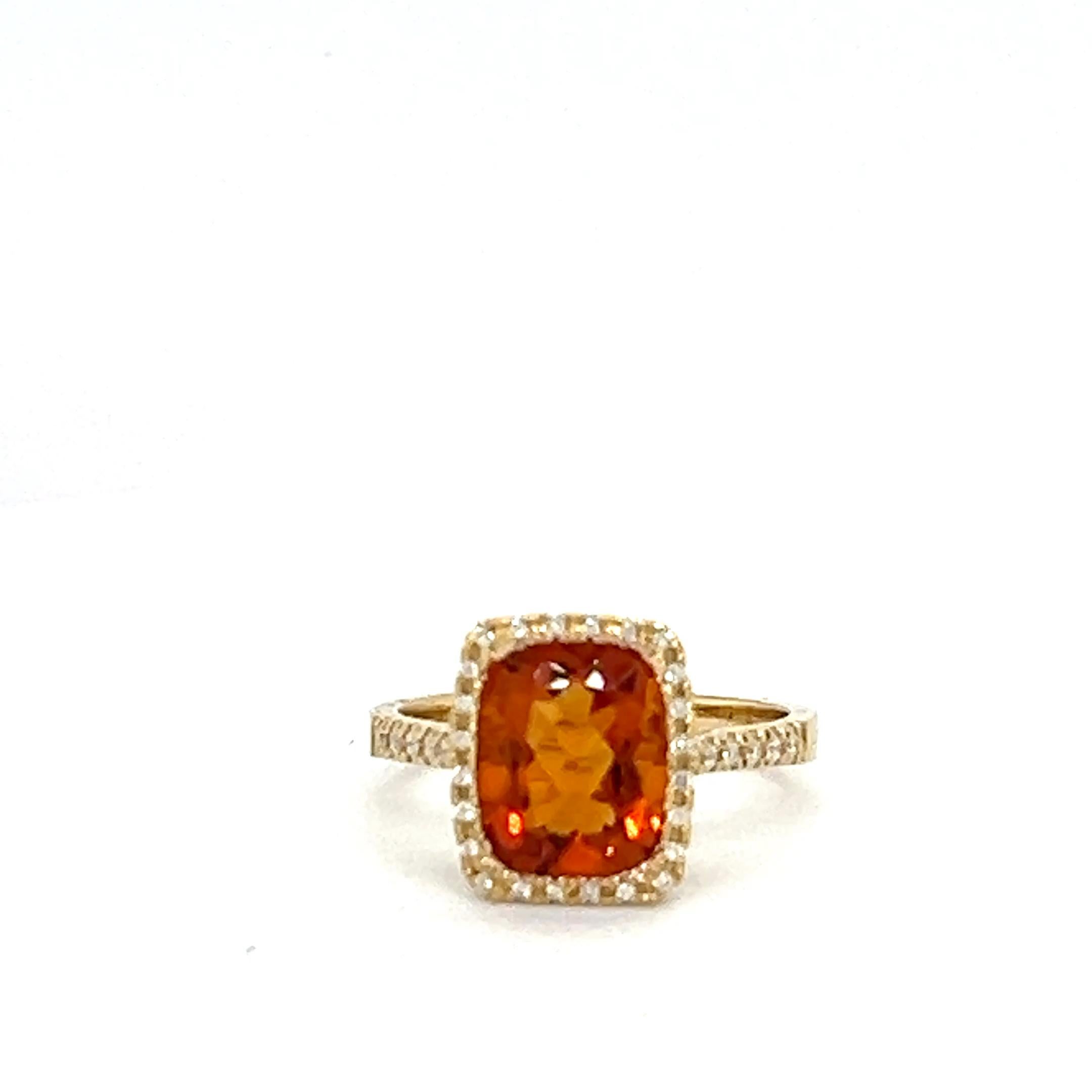 Contemporary 18K Yellow Gold Ring with Mandarin Citrine and Diamonds For Sale
