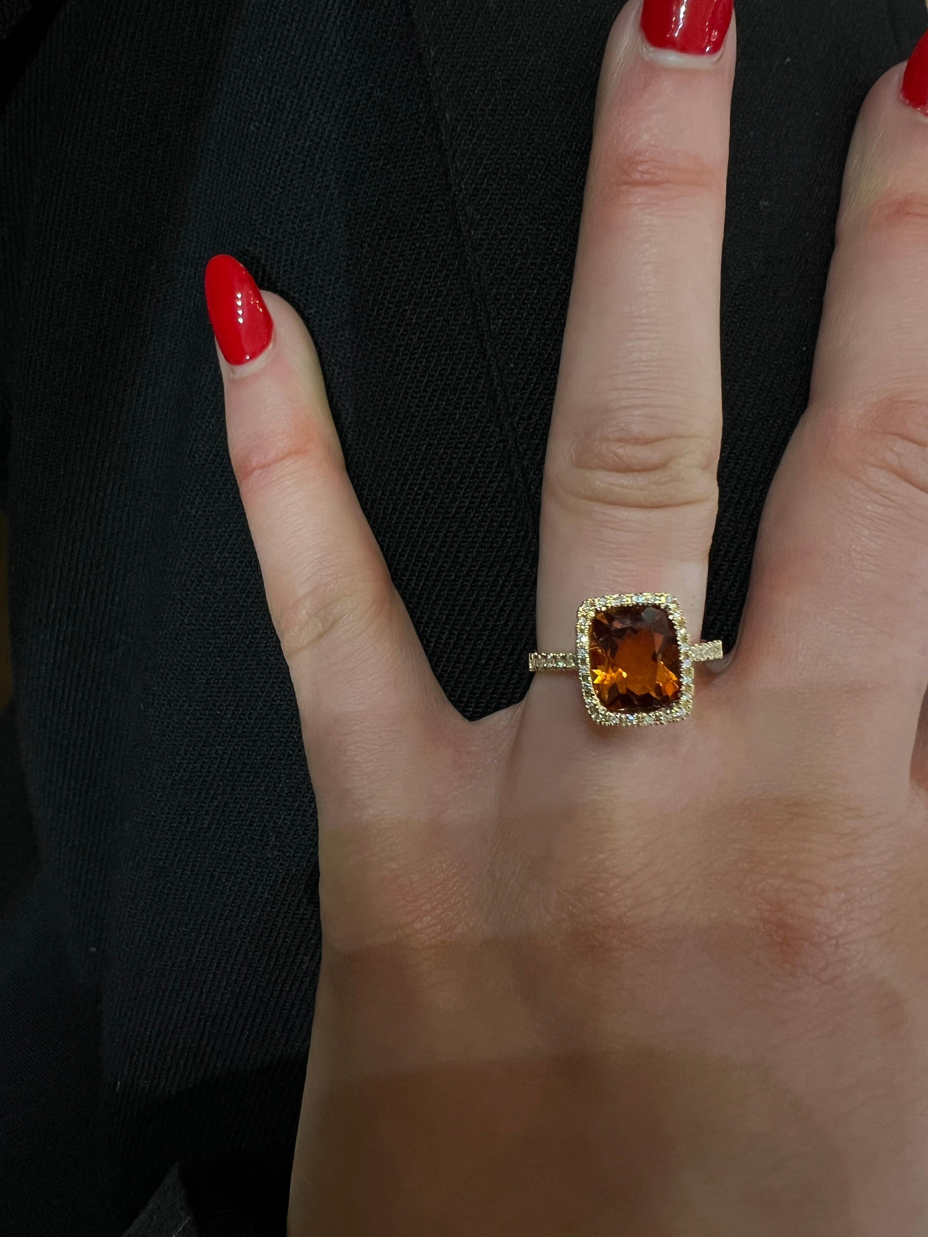 18K Yellow Gold Ring with Mandarin Citrine and Diamonds For Sale 2