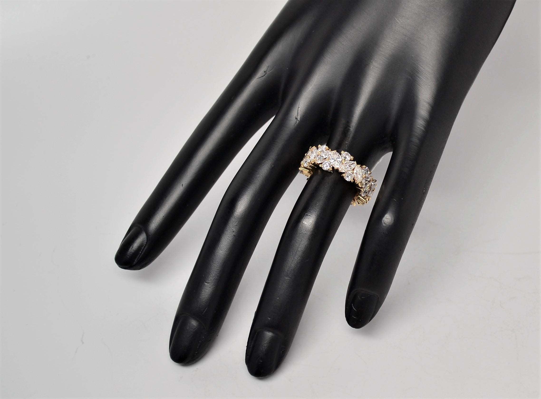 18K Yellow Gold Ring with Marquise & Round Brilliant Cut Diamonds, 5.10 Carats For Sale 5