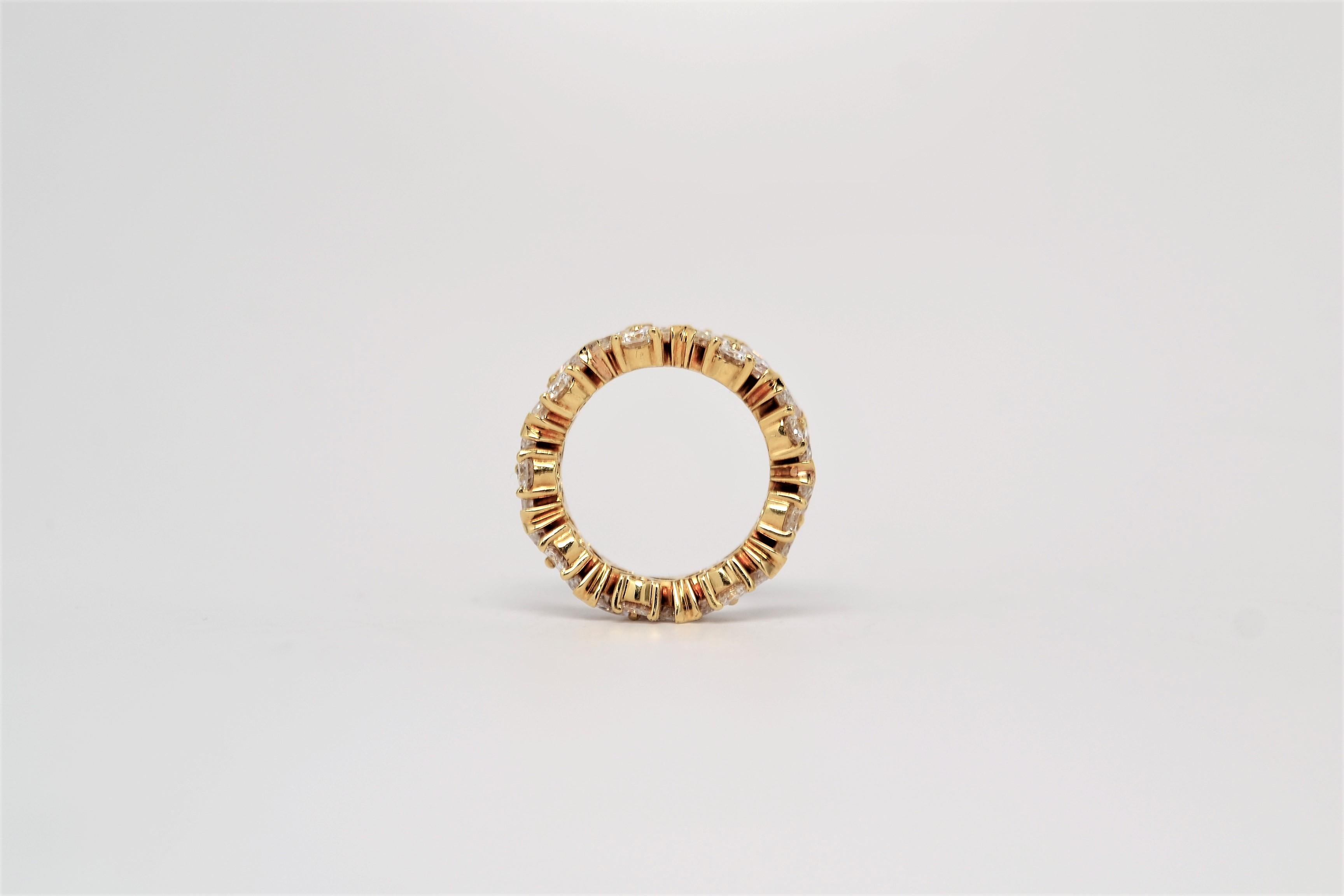 18K Yellow Gold Ring with Marquise & Round Brilliant Cut Diamonds, 5.10 Carats For Sale 1
