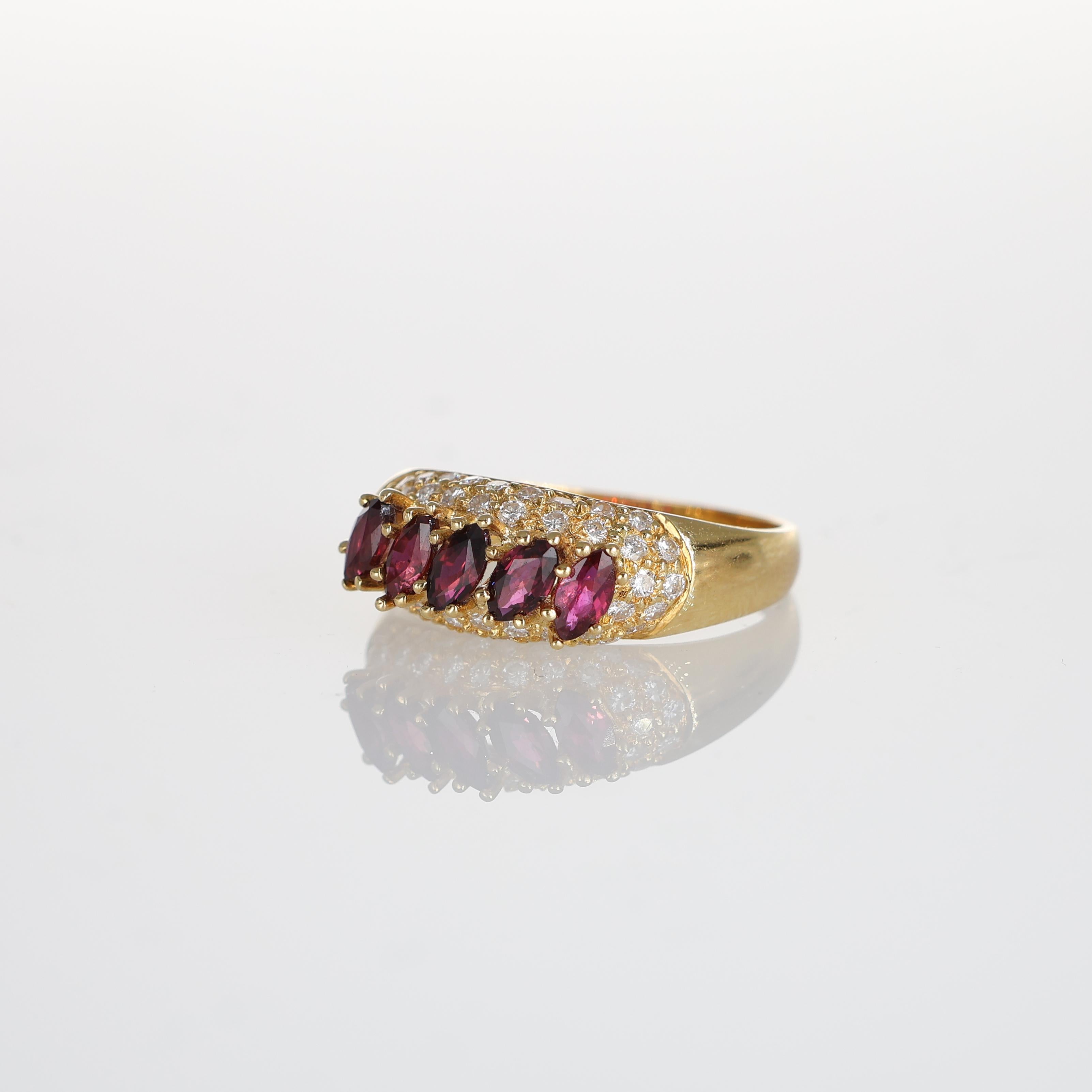 18k Yellow Gold Ring with Navette-Cut Rubies and Diamonds In New Condition For Sale In Bergamo, BG
