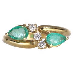 18k Yellow Gold Ring with Pear-Cut Emeralds and Diamonds