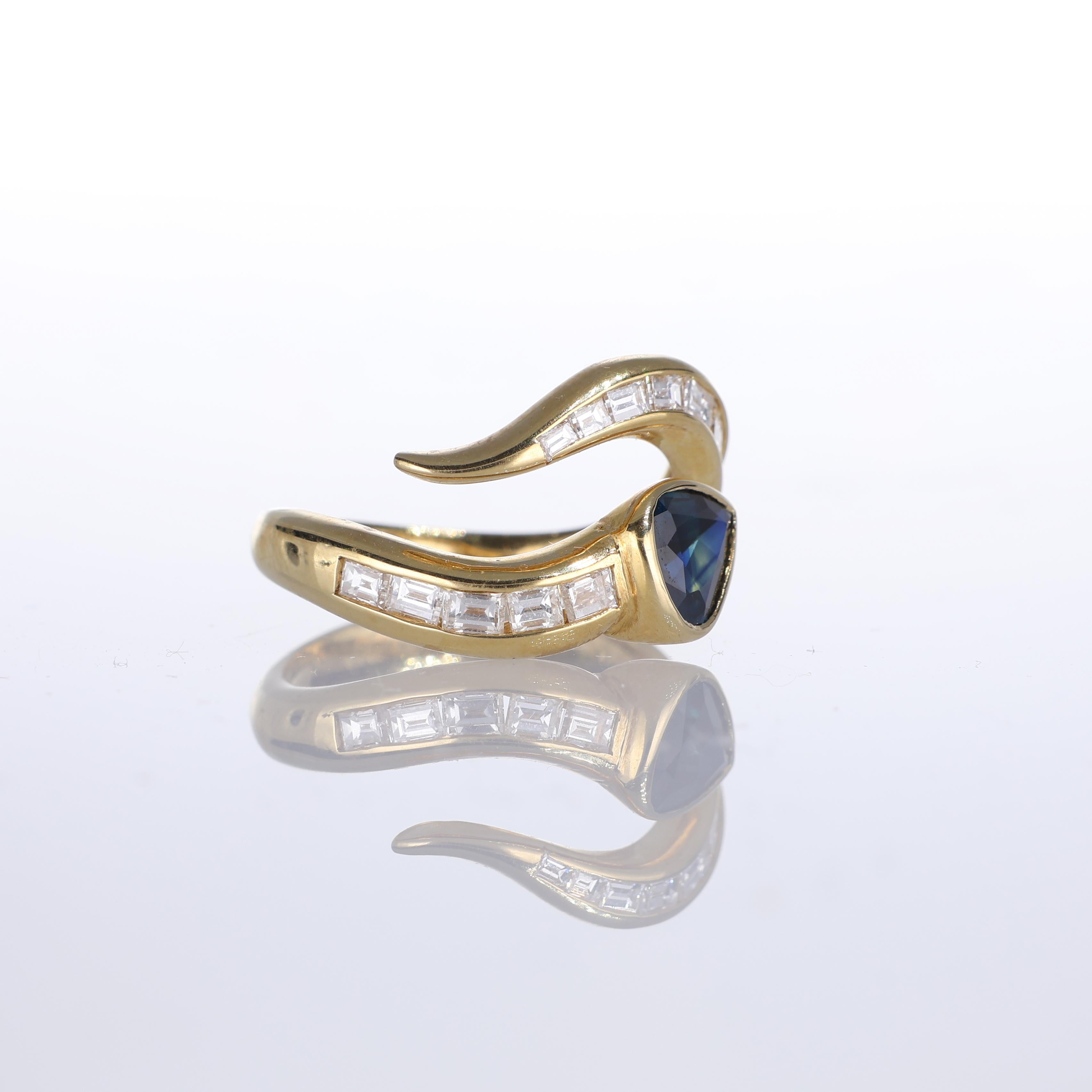 Brilliant Cut 18k Yellow Gold Ring with Pear-Cut Sapphire and Baguette Diamonds For Sale