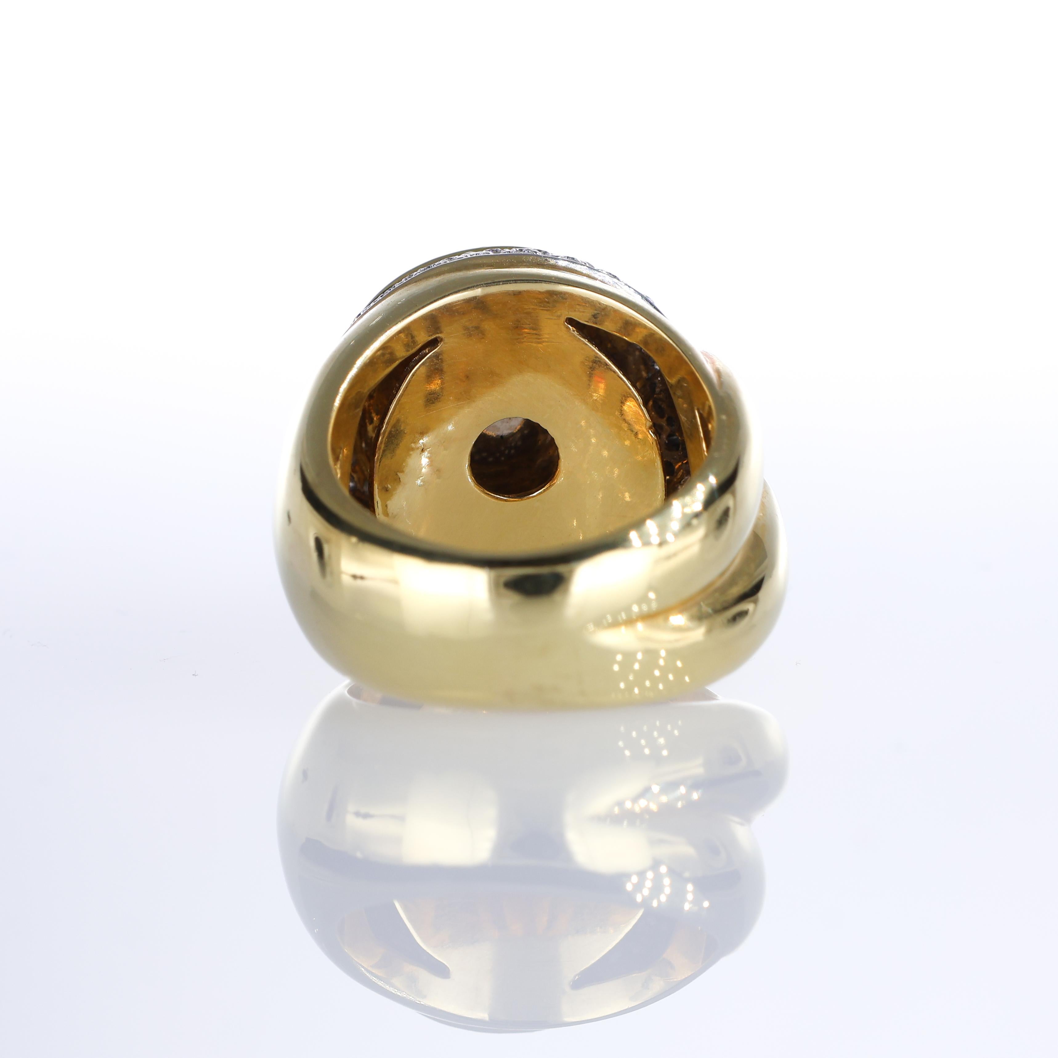 Women's or Men's 18K Yellow Gold Ring with Pearl and Diamond Pavé For Sale