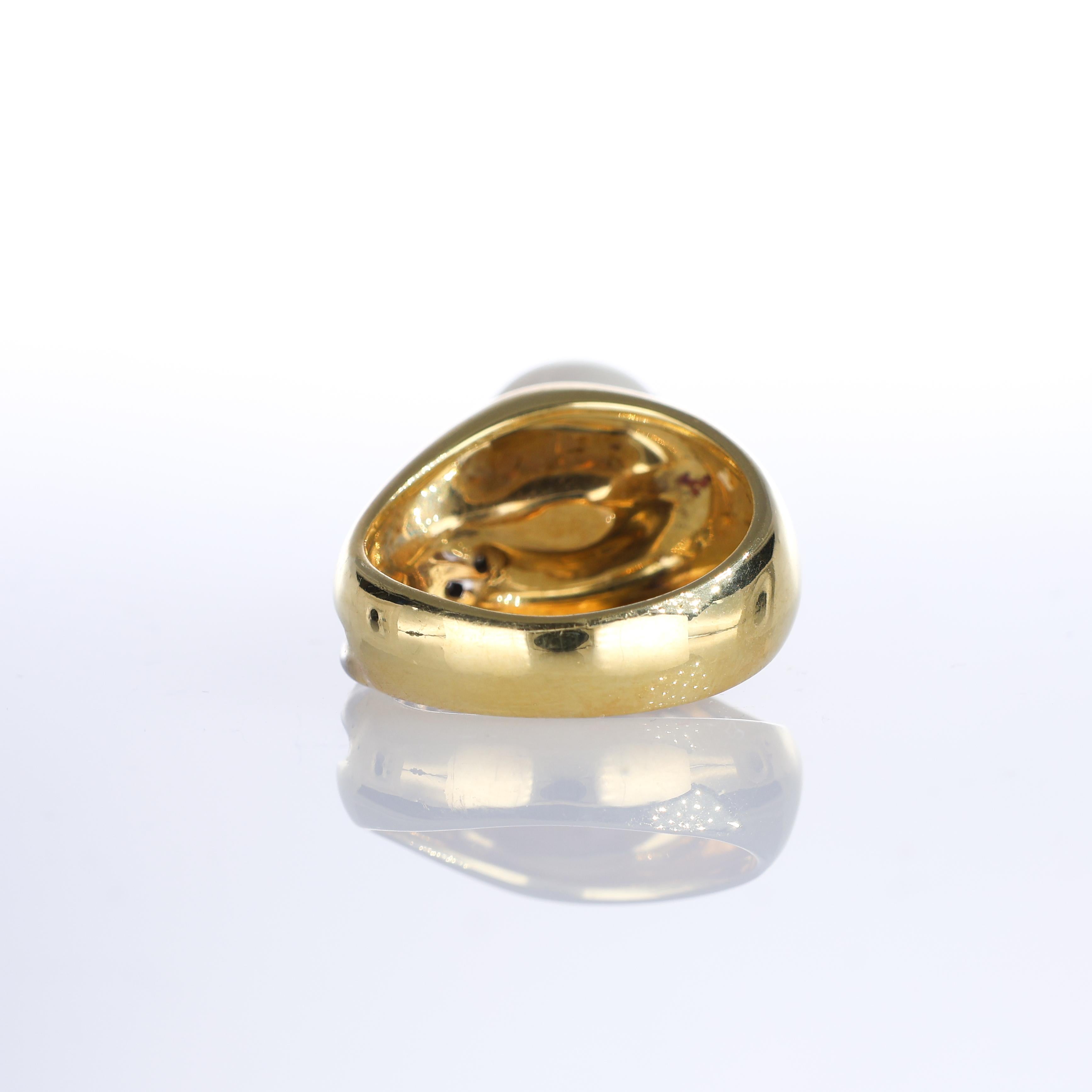 Women's or Men's 18K Yellow Gold Ring with Pearl and Diamonds For Sale