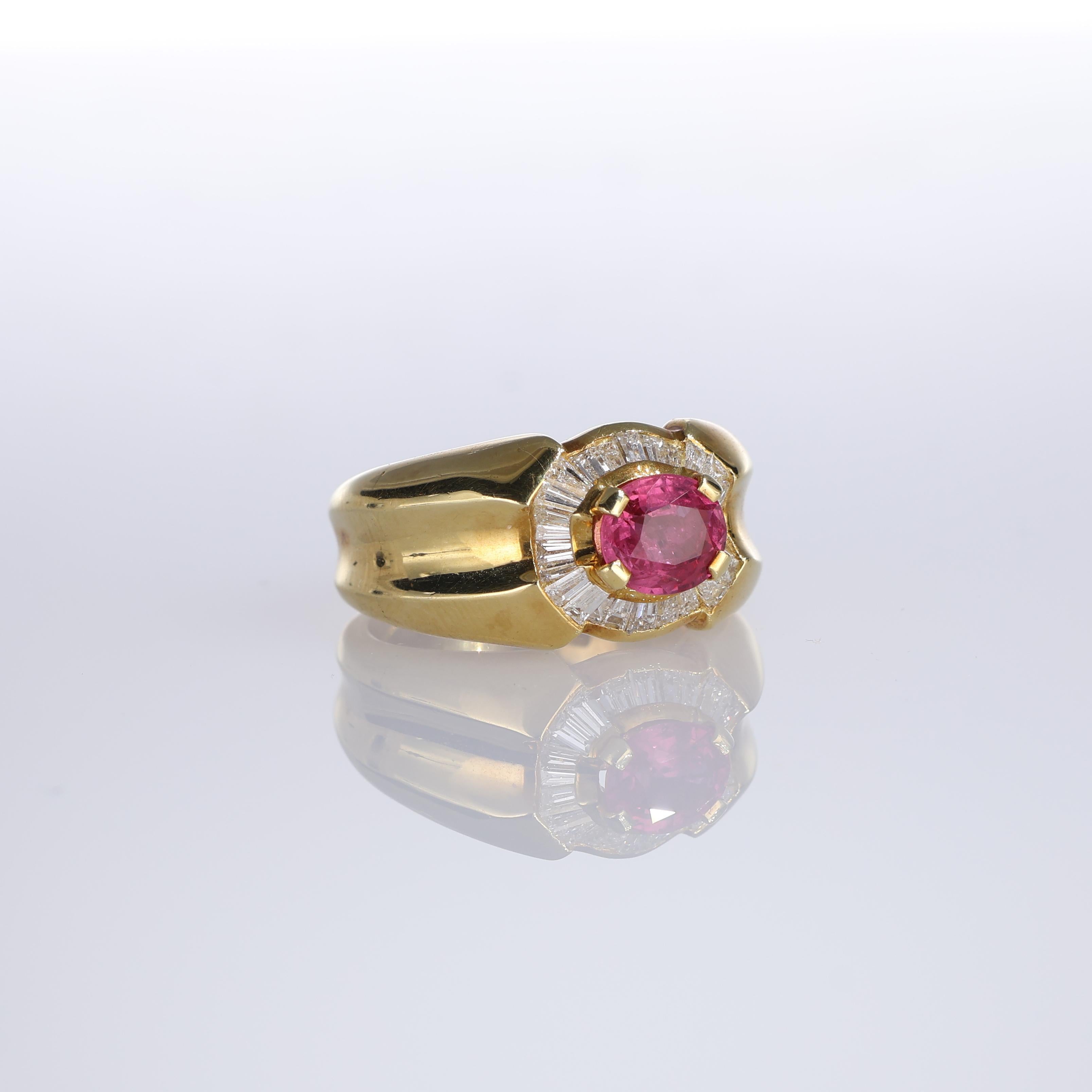 Brilliant Cut 18K Yellow Gold Ring with Ruby and Baguette Diamonds For Sale
