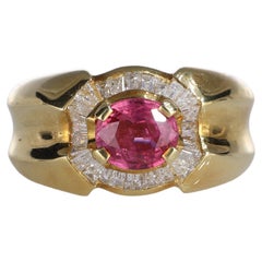 18K Yellow Gold Ring with Ruby and Baguette Diamonds