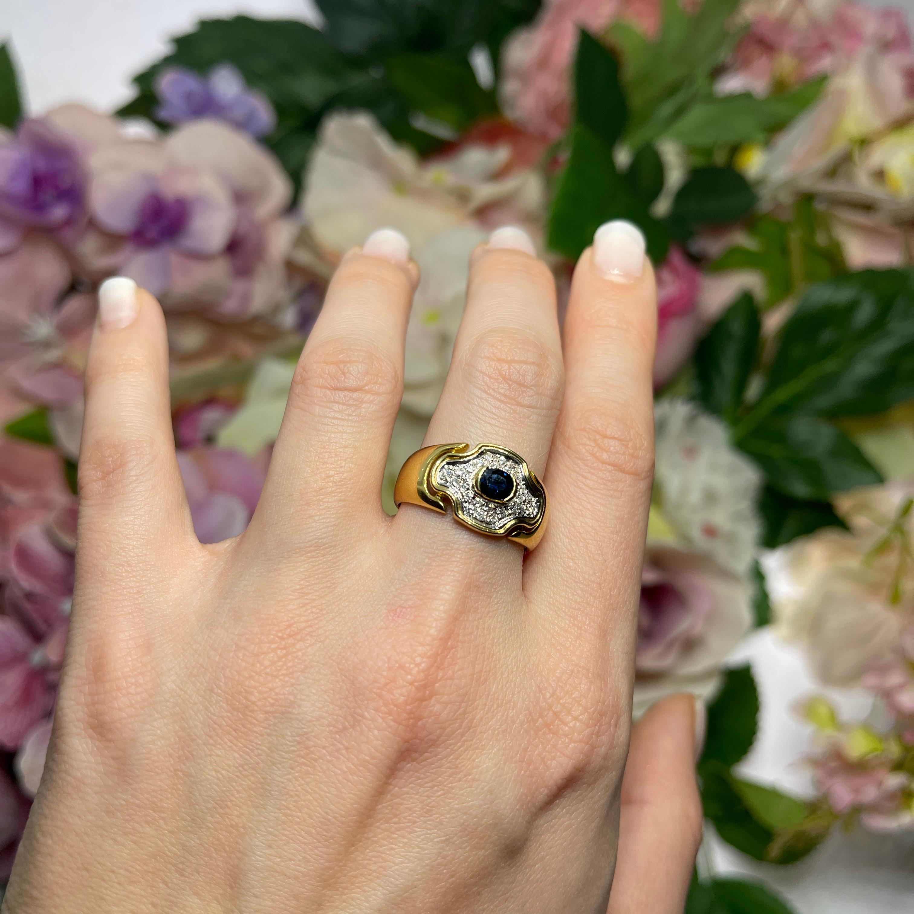 Bague en or jaune 18 carats avec saphir et diamants en vente 5