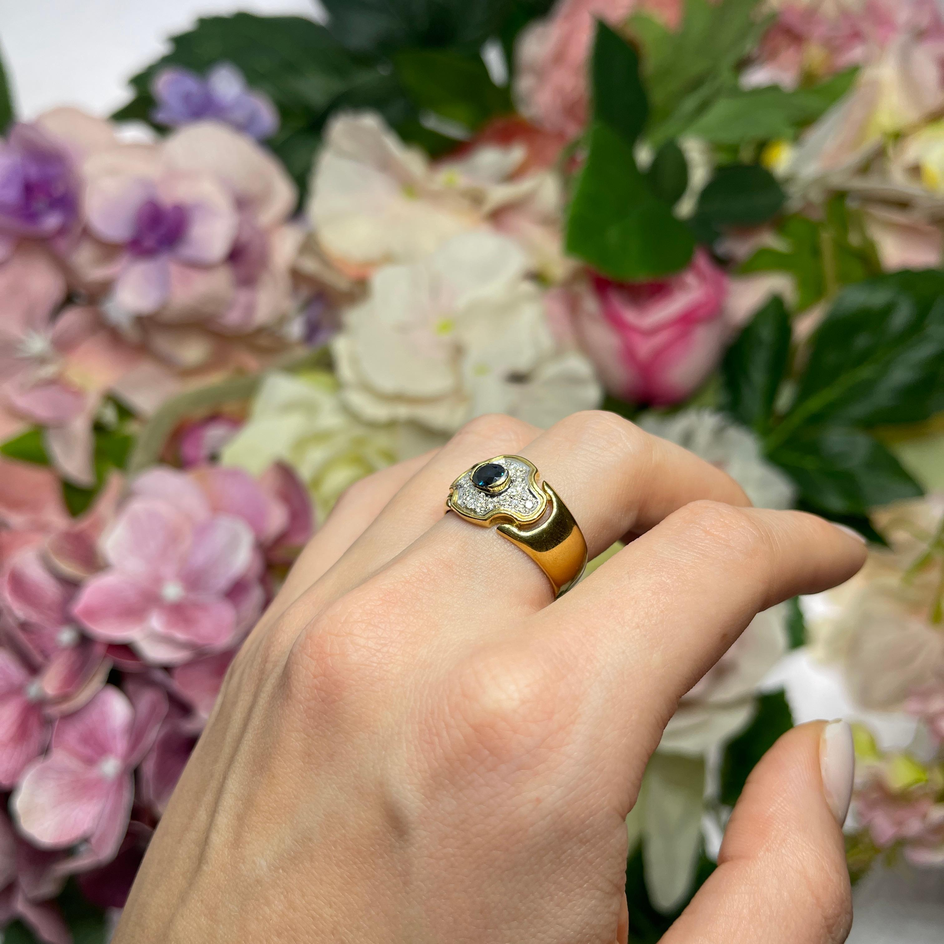 Bague en or jaune 18 carats avec saphir et diamants en vente 4