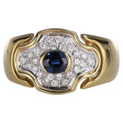 18K Yellow Gold Ring with Sapphire and Diamonds