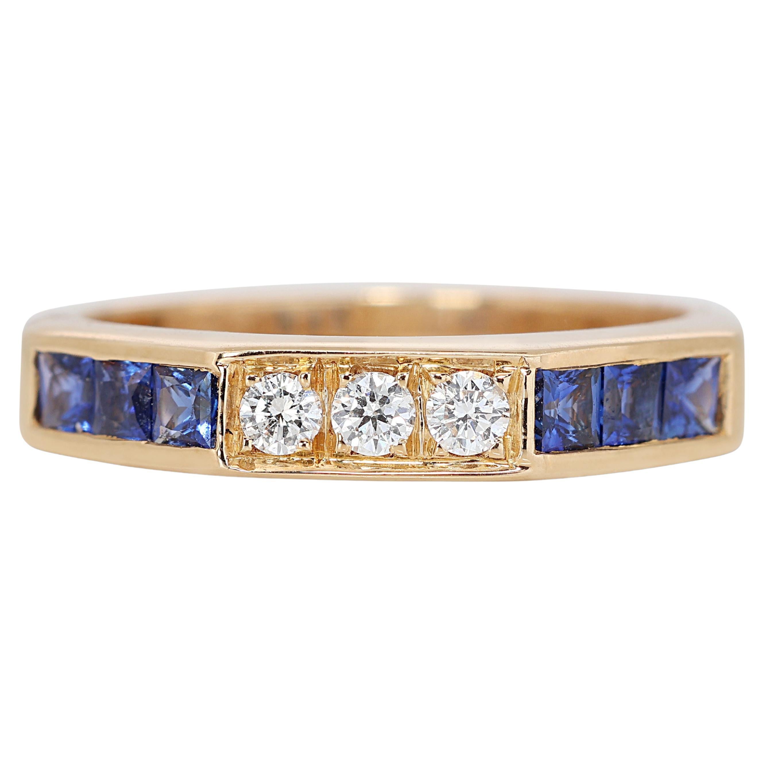 18K Yellow Gold Ring with Sapphires and Diamonds in 0.18ct For Sale
