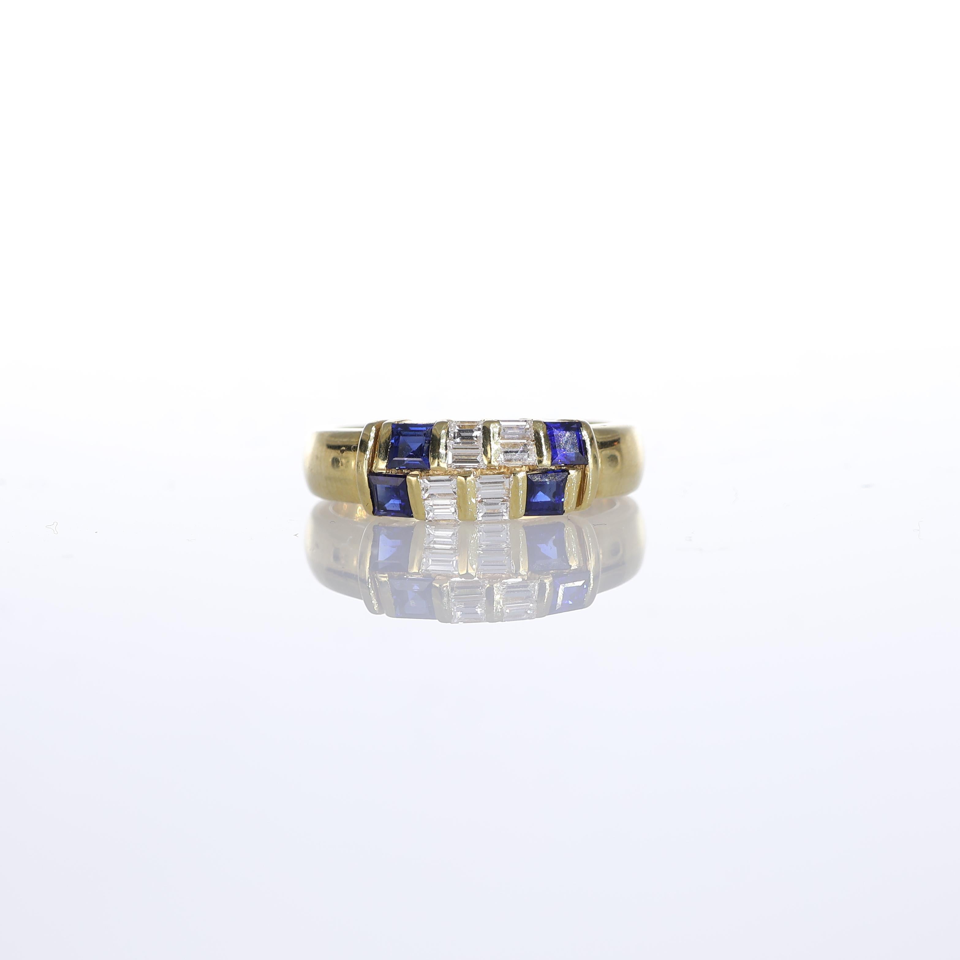 NOTE IMPORTANTE :
✔ Aucun coût supplémentaire ne sera ajouté à cette commande.
✔ Les frais d'expédition et de douane sont entièrement à notre charge.
--------------------
Une bague sophistiquée en or jaune 18k présentant un design géométrique avec
