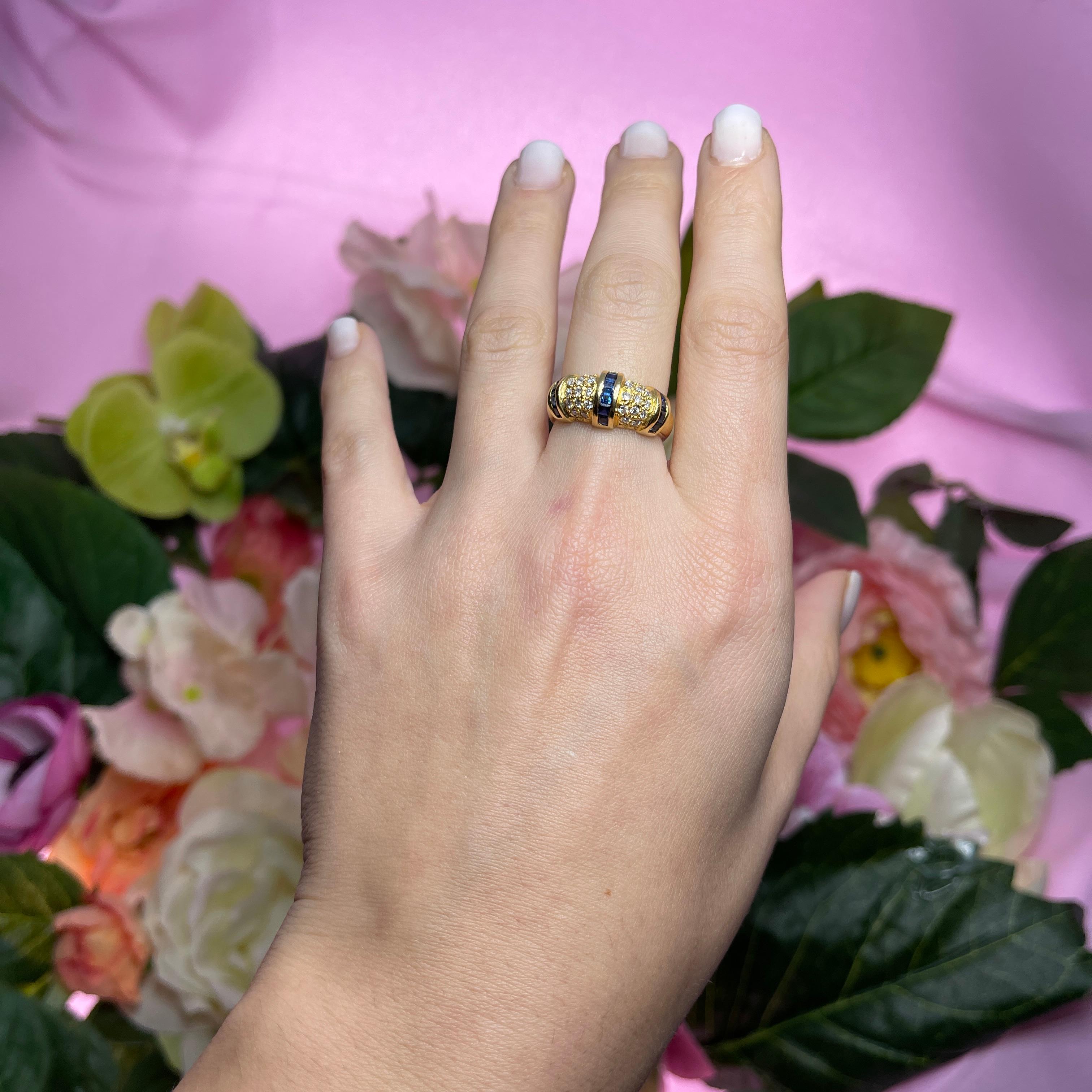 18k Yellow Gold Ring with Square-Cut Sapphires and White Diamonds For Sale 1