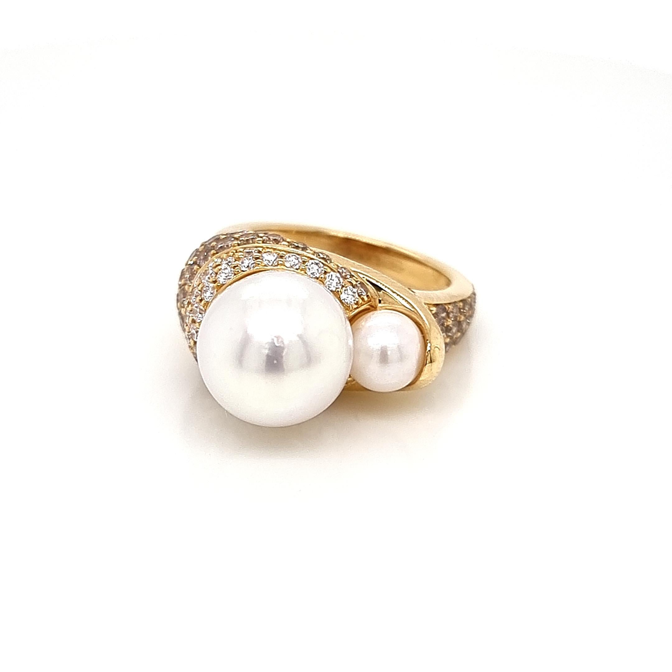Natural Pearl collection by VOTIVE.

Step into the world of VOTIVE's Natural Pearl collection, where nature's timeless beauty is celebrated in every creation. The Dutches Ring, a masterpiece in this collection, showcases two stunning white pearls,