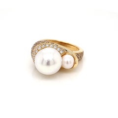 18K Yellow Gold Ring with White and Brown Diamonds, and South Sea Pearl