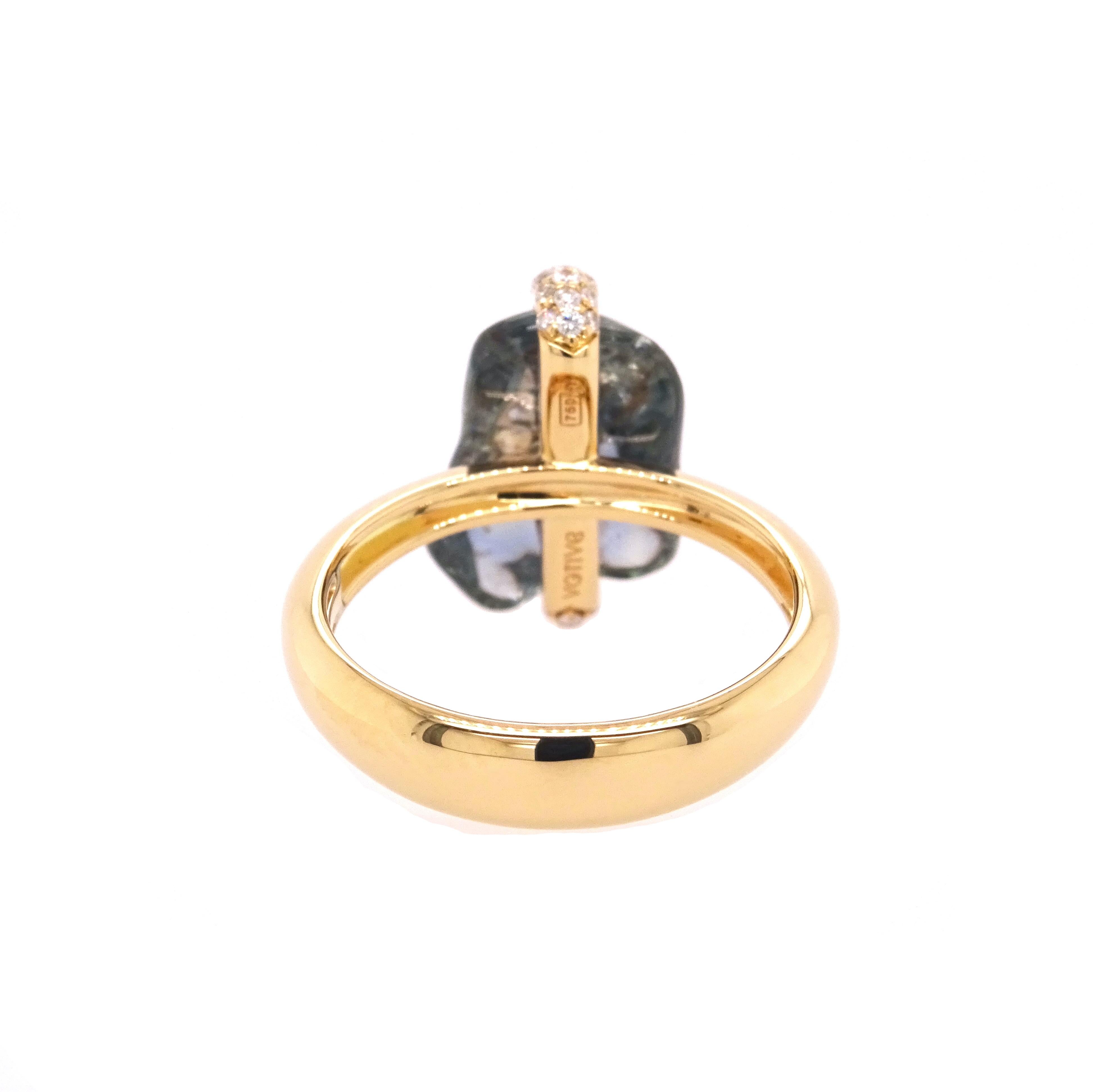 18K Yellow Gold Ring with White Diamonds and Uncut Blue Sapphire For Sale 1