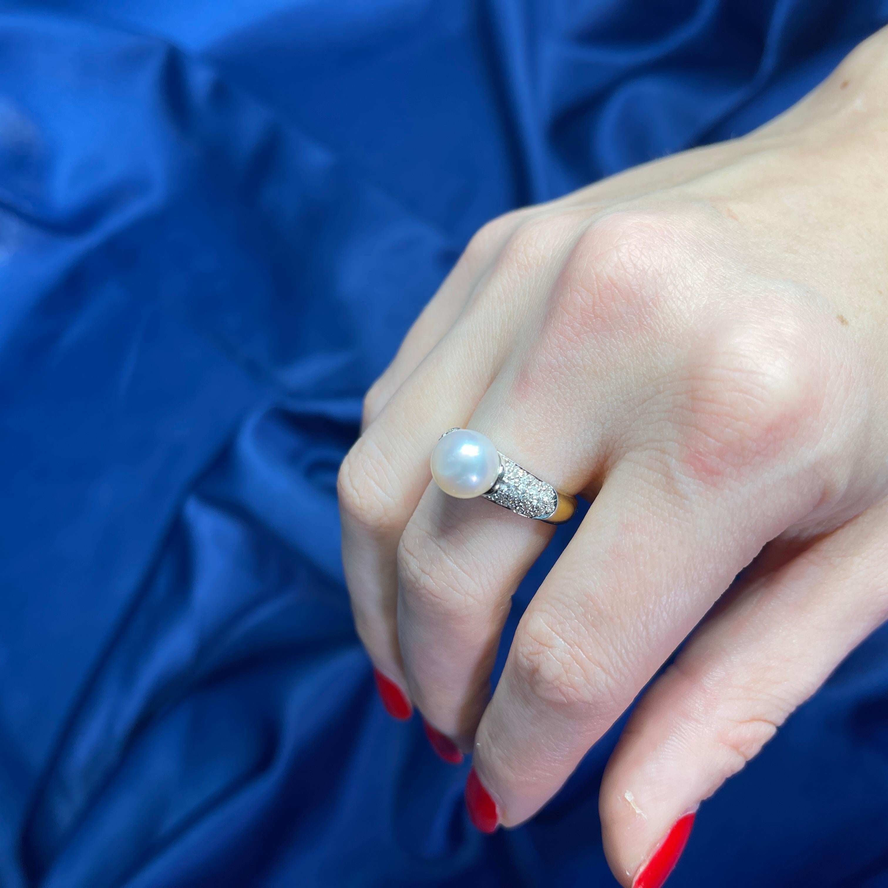 18K Yellow Gold Ring with White Pearl and Pavé Diamond Accents For Sale 2