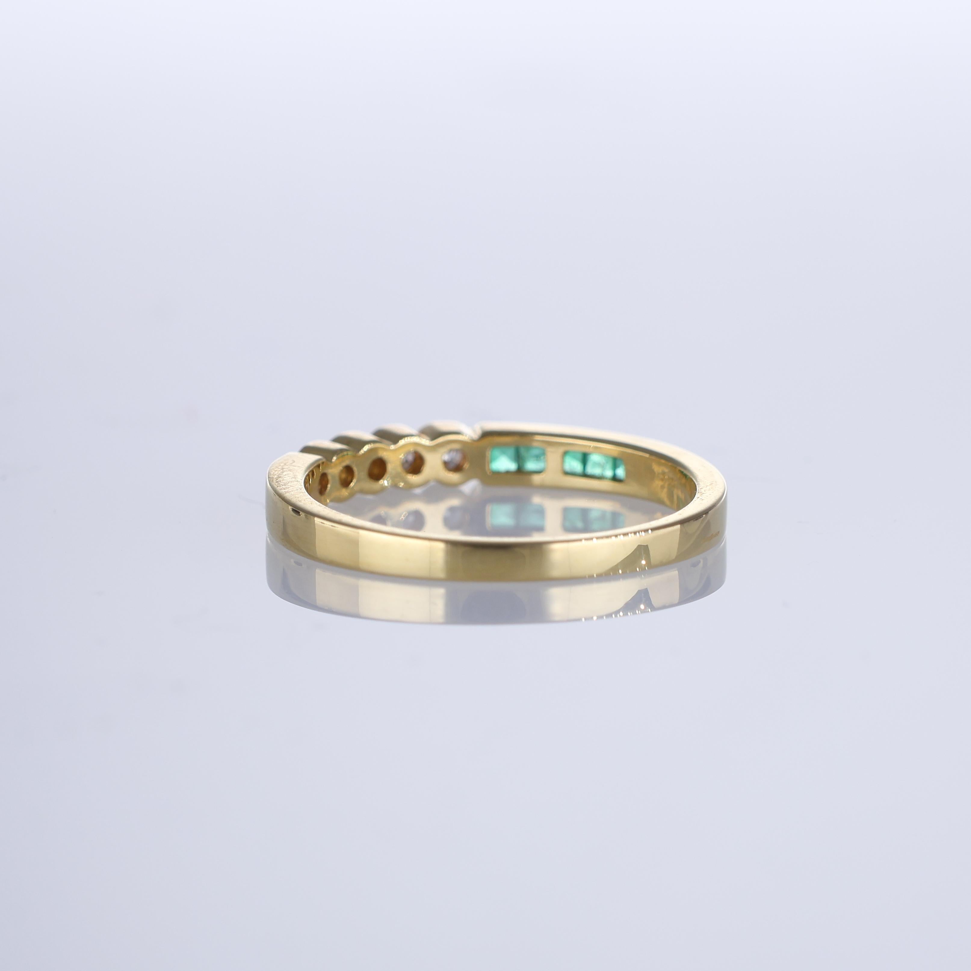 Brilliant Cut 18k Yellow Gold Riviera Ring with Baguette-Cut Emeralds and Brilliant Diamonds For Sale