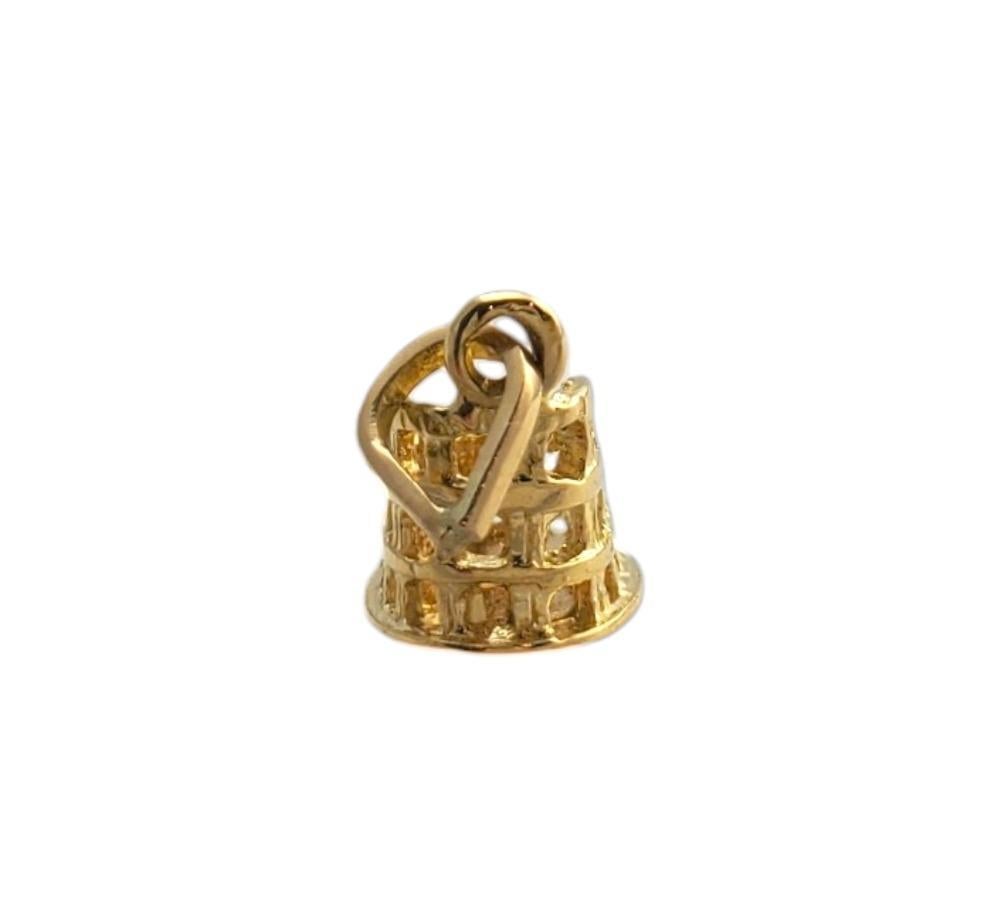 18K Yellow Gold Rome Colosseum Charm #16003 For Sale 1
