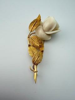 18k Yellow Gold Rosebud White Coral Brooch/Pin