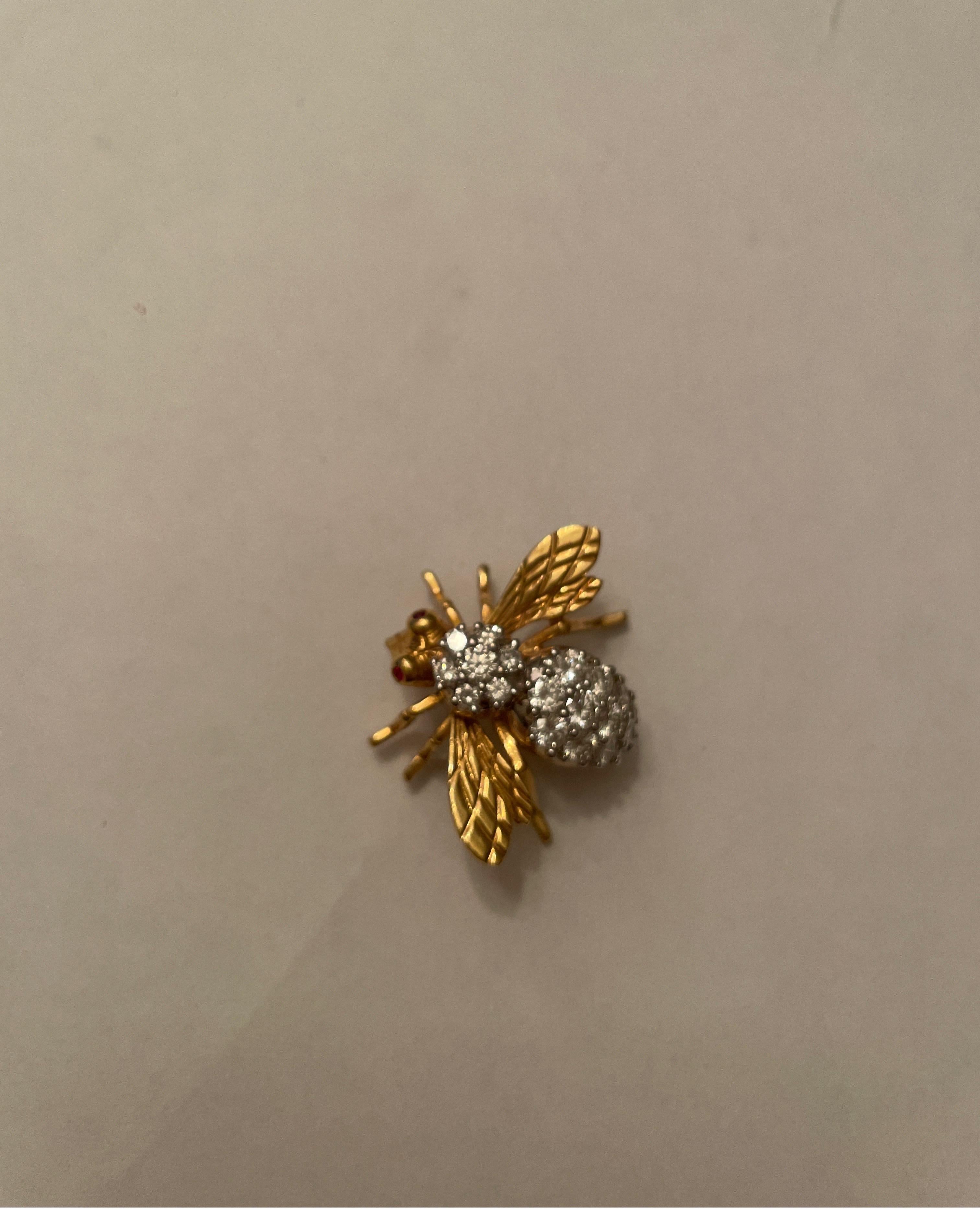 18 Karat Yellow Gold Rosenthal Diamond Bee Pin For Sale 2