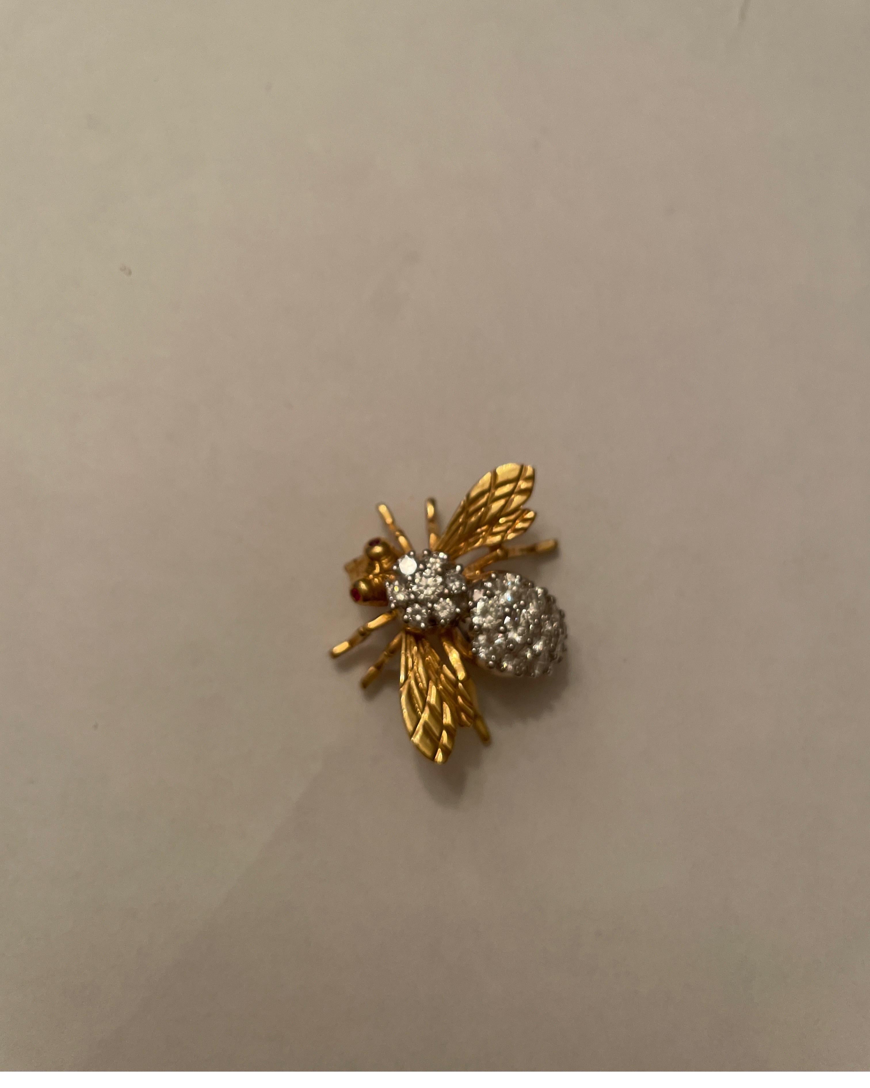 Women's 18 Karat Yellow Gold Rosenthal Diamond Bee Pin For Sale