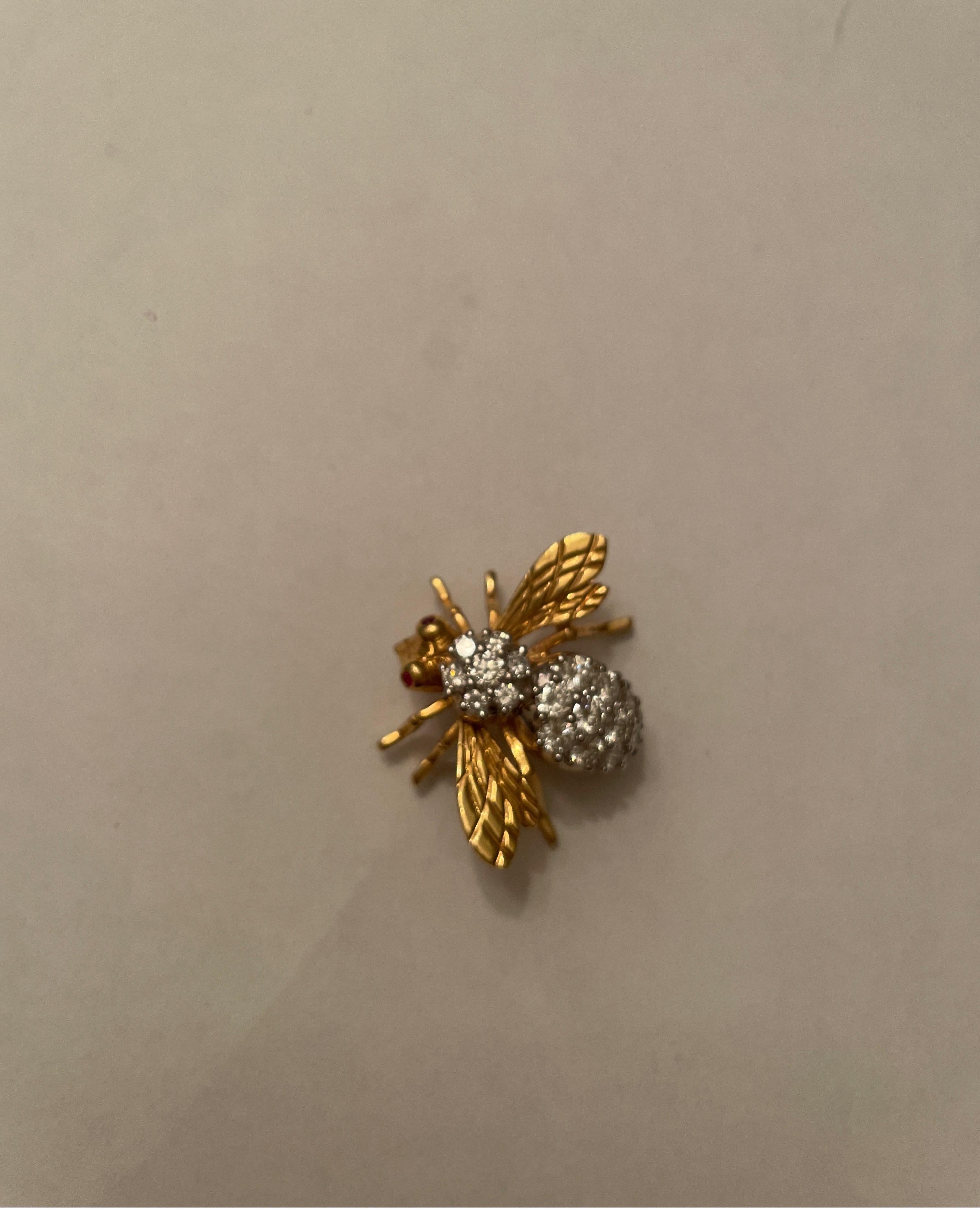 18 Karat Yellow Gold Rosenthal Diamond Bee Pin For Sale 1