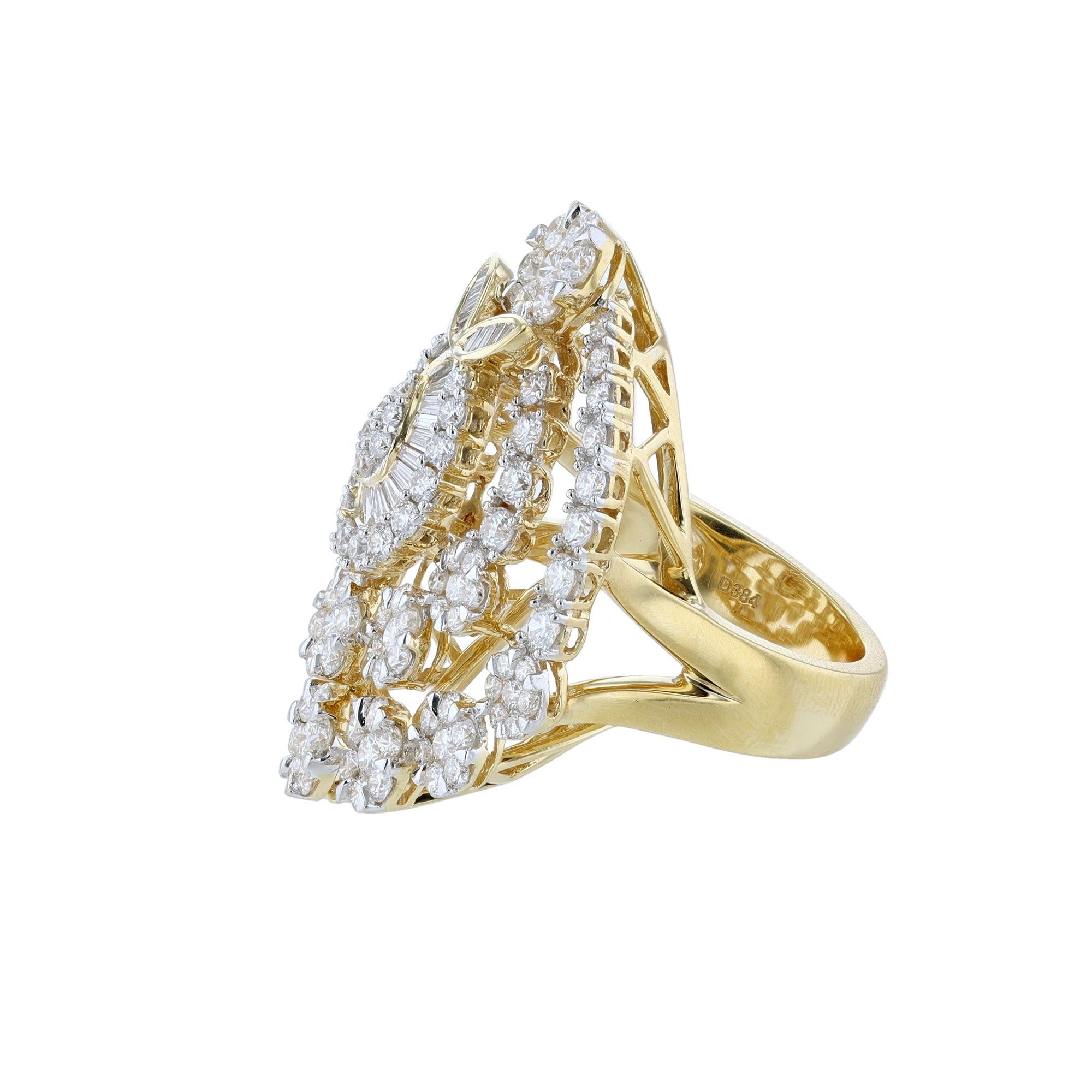 Contemporary 18K Yellow Gold Round Baguette Diamond Cocktail Ring, 3.84 Carats For Sale