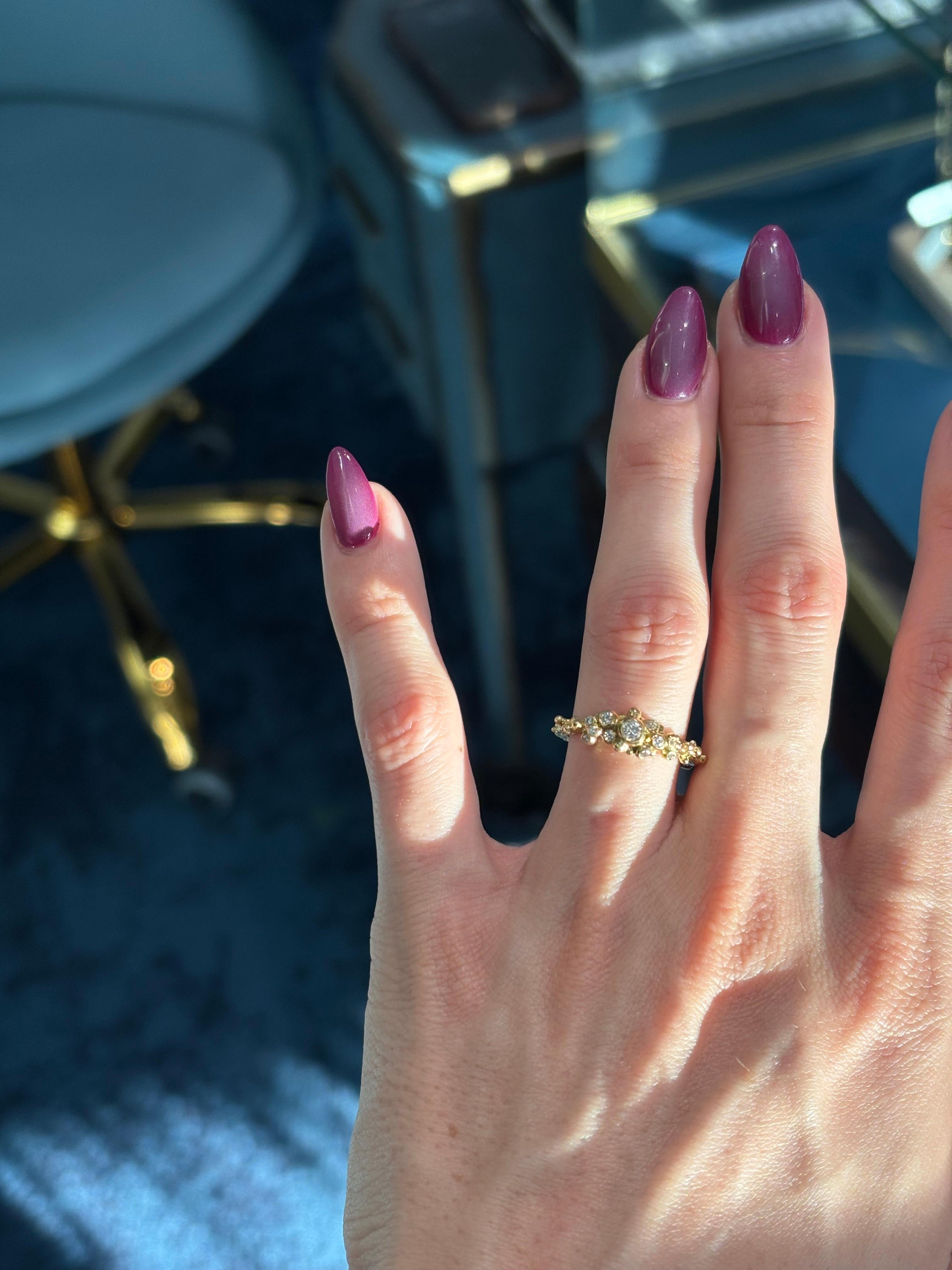 18K Yellow Gold Round Brilliant Cut Diamond Cluster Ring. Size 6 In condizioni Nuovo in vendita a Virginia Beach, VA