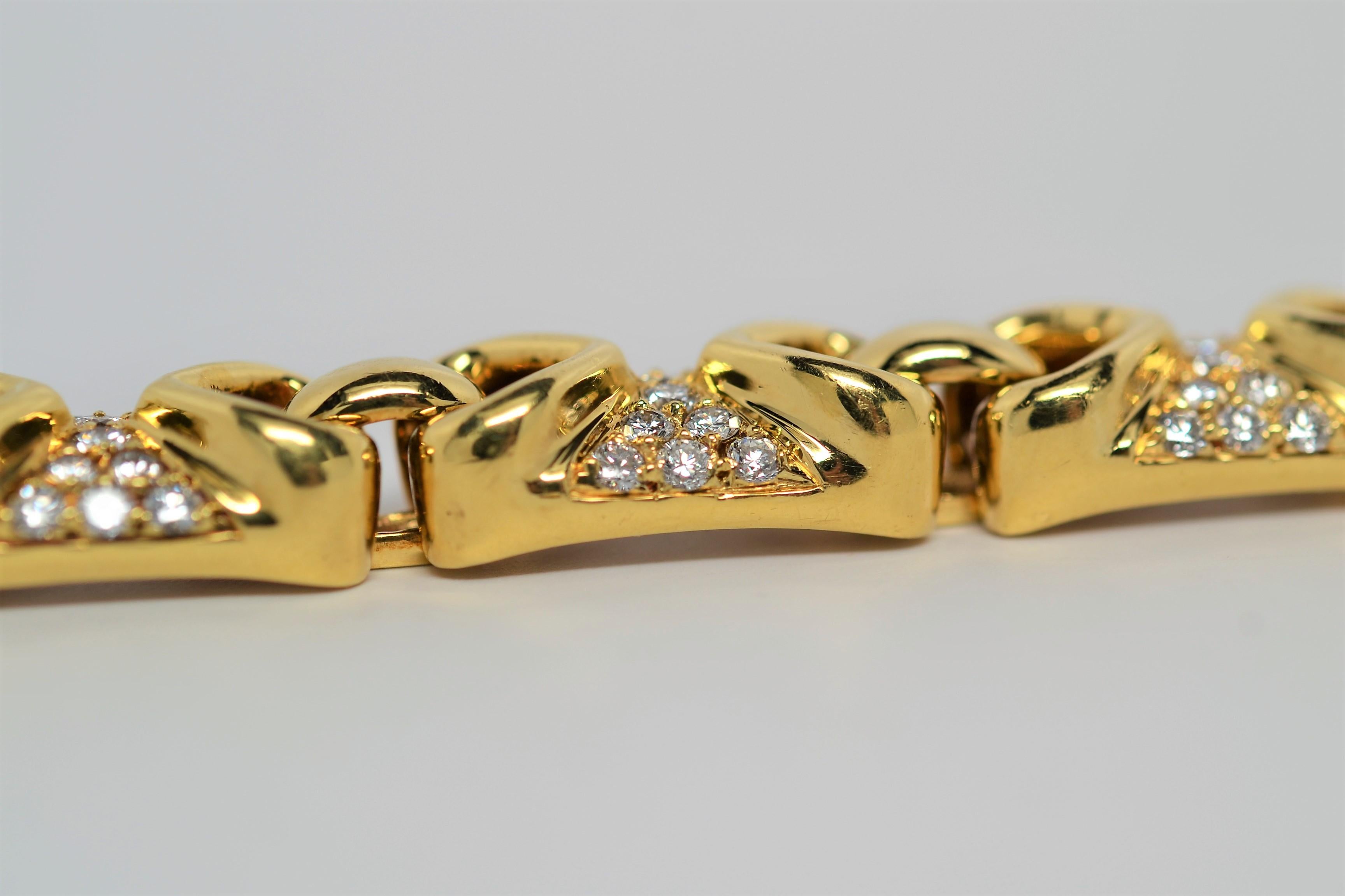 18K Yellow Gold & Round Brilliant Cut Diamond Link Bracelet, 2.92 Carats In New Condition For Sale In New York, NY