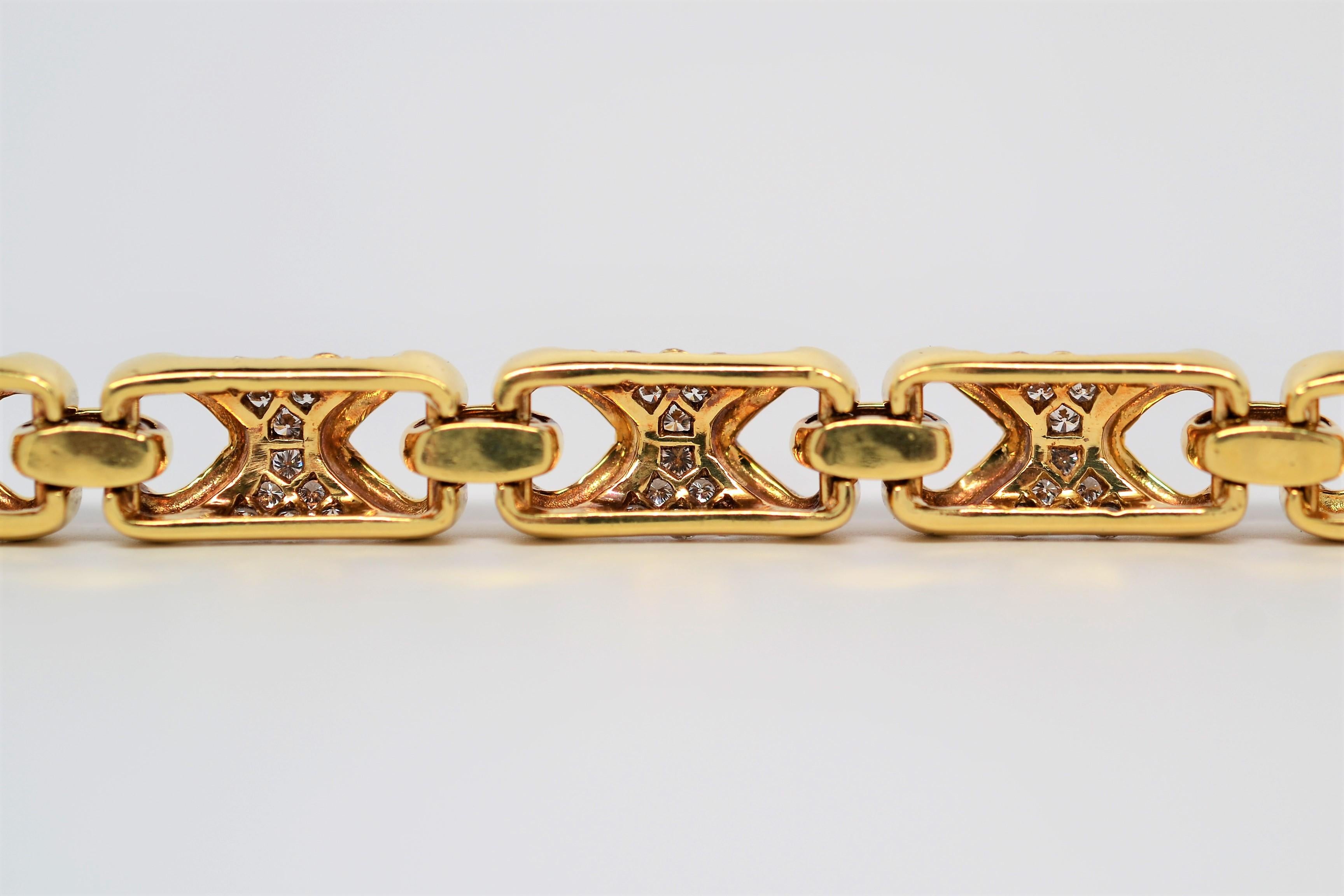 18K Yellow Gold & Round Brilliant Cut Diamond Link Bracelet, 2.92 Carats For Sale 2