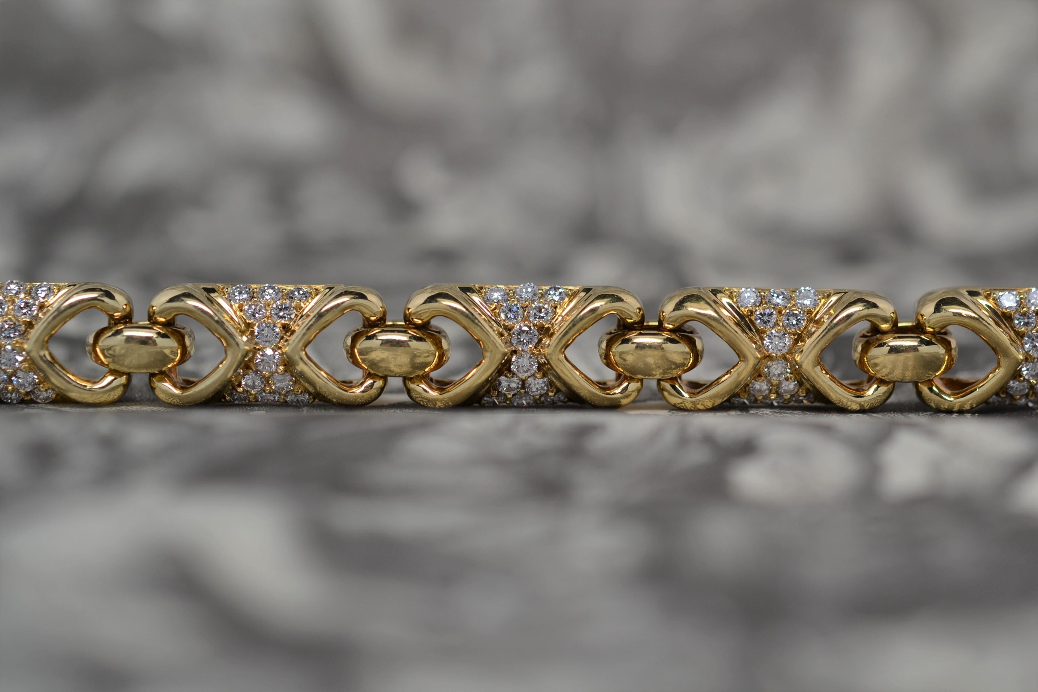 18K Yellow Gold & Round Brilliant Cut Diamond Link Bracelet, 2.92 Carats For Sale 3