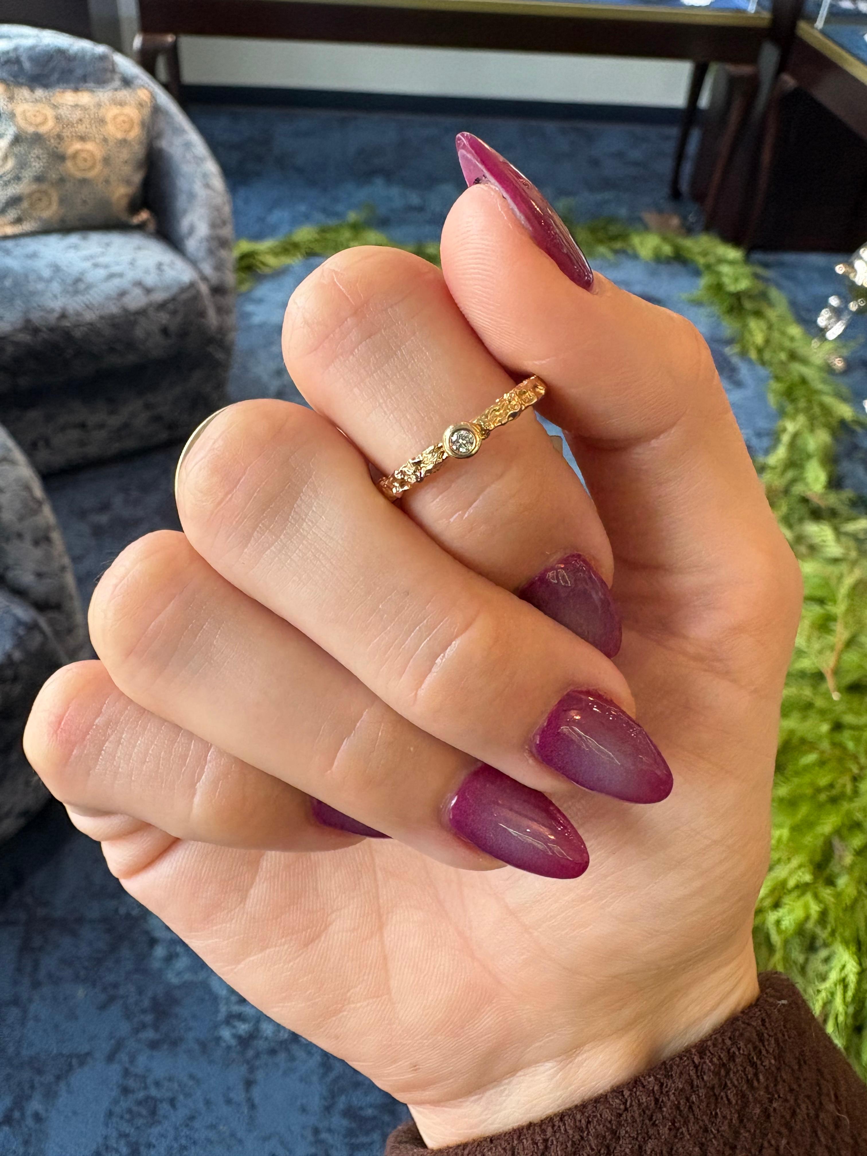 18K Gelbgold Runder Diamantring mit Brillantschliff. Größe 6 (Ästhetizismus) im Angebot