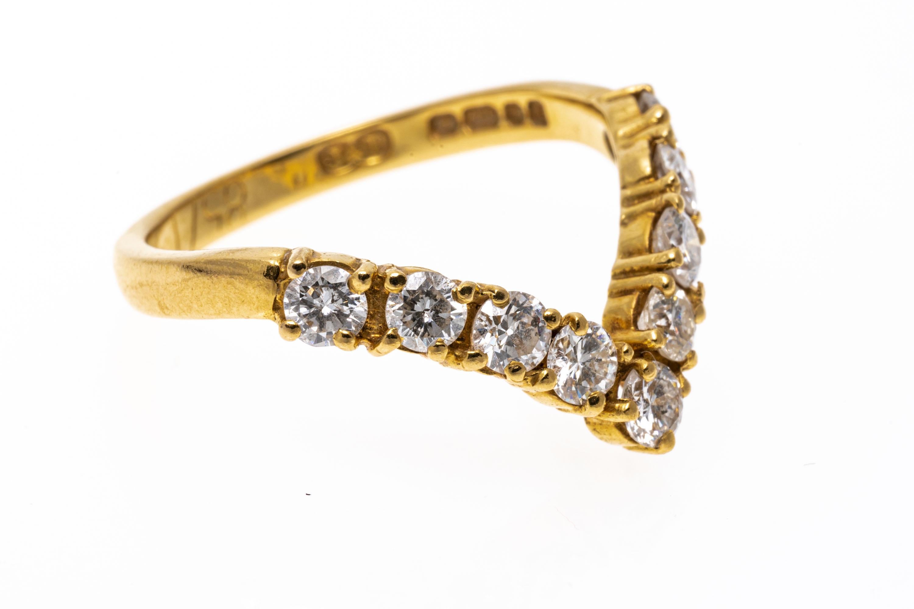 Contemporain Bague à anneau « v » en or jaune 18 carats avec diamants ronds brillants