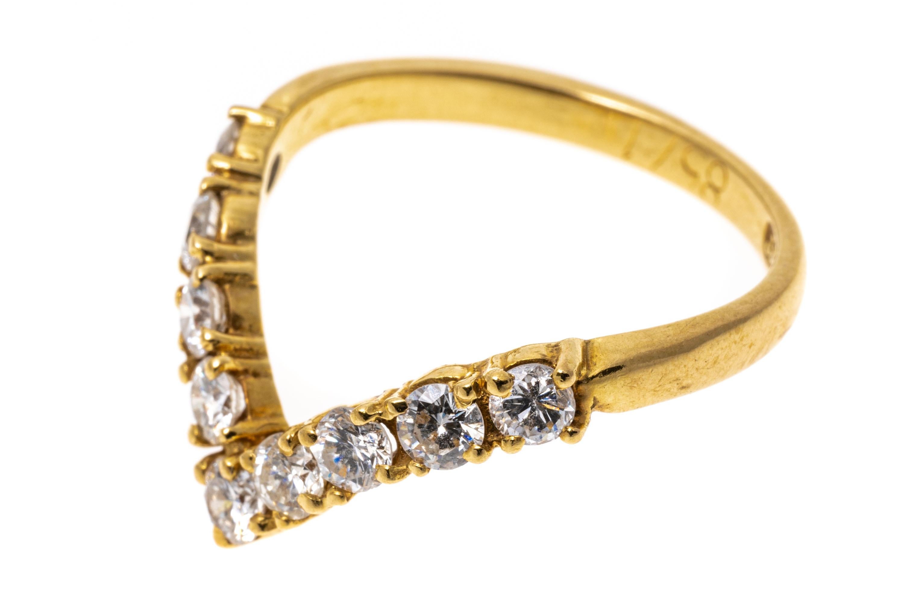 Bague à anneau « v » en or jaune 18 carats avec diamants ronds brillants 2