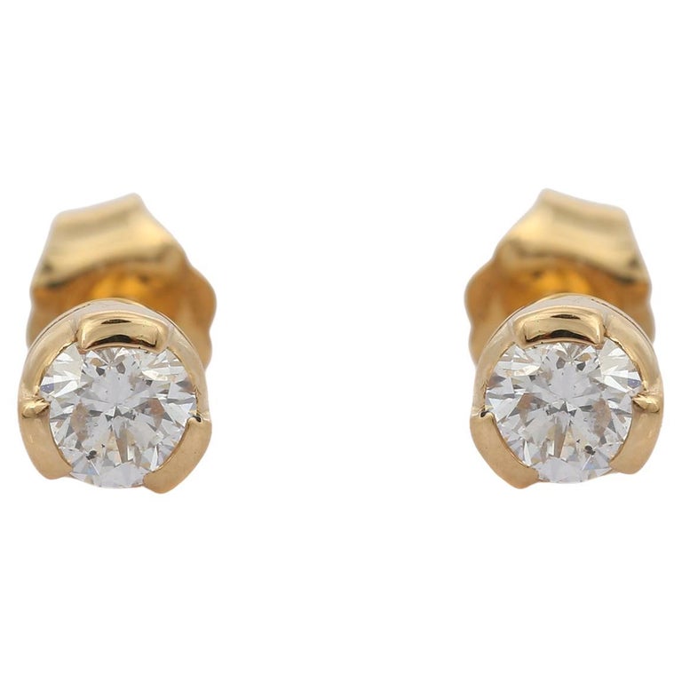 18K Yellow Gold Round Cut Diamond Stud Earrings For Sale