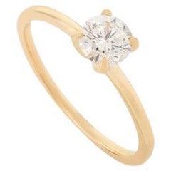 Anillo de compromiso de oro amarillo de 18 quilates con diamante redondo y solitario de moissanita
