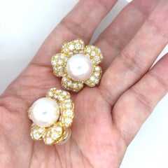 18k Yellow Gold Round Diamond Cts 7.78 Flower Earrings
