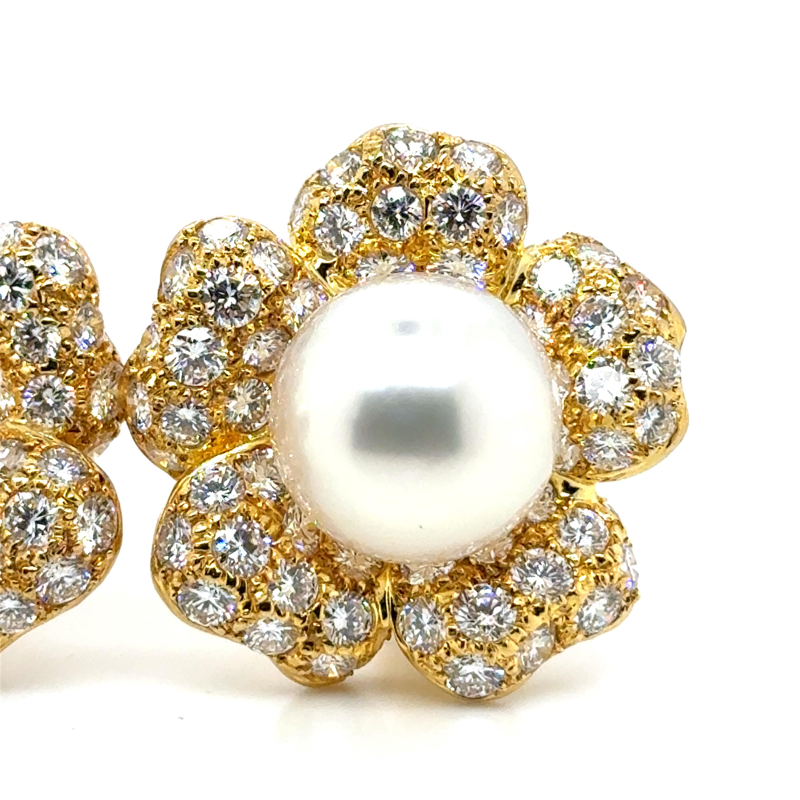 Contemporain Boucles d'oreilles fleur en or jaune 18k diamant rond Cts 7.78 en vente