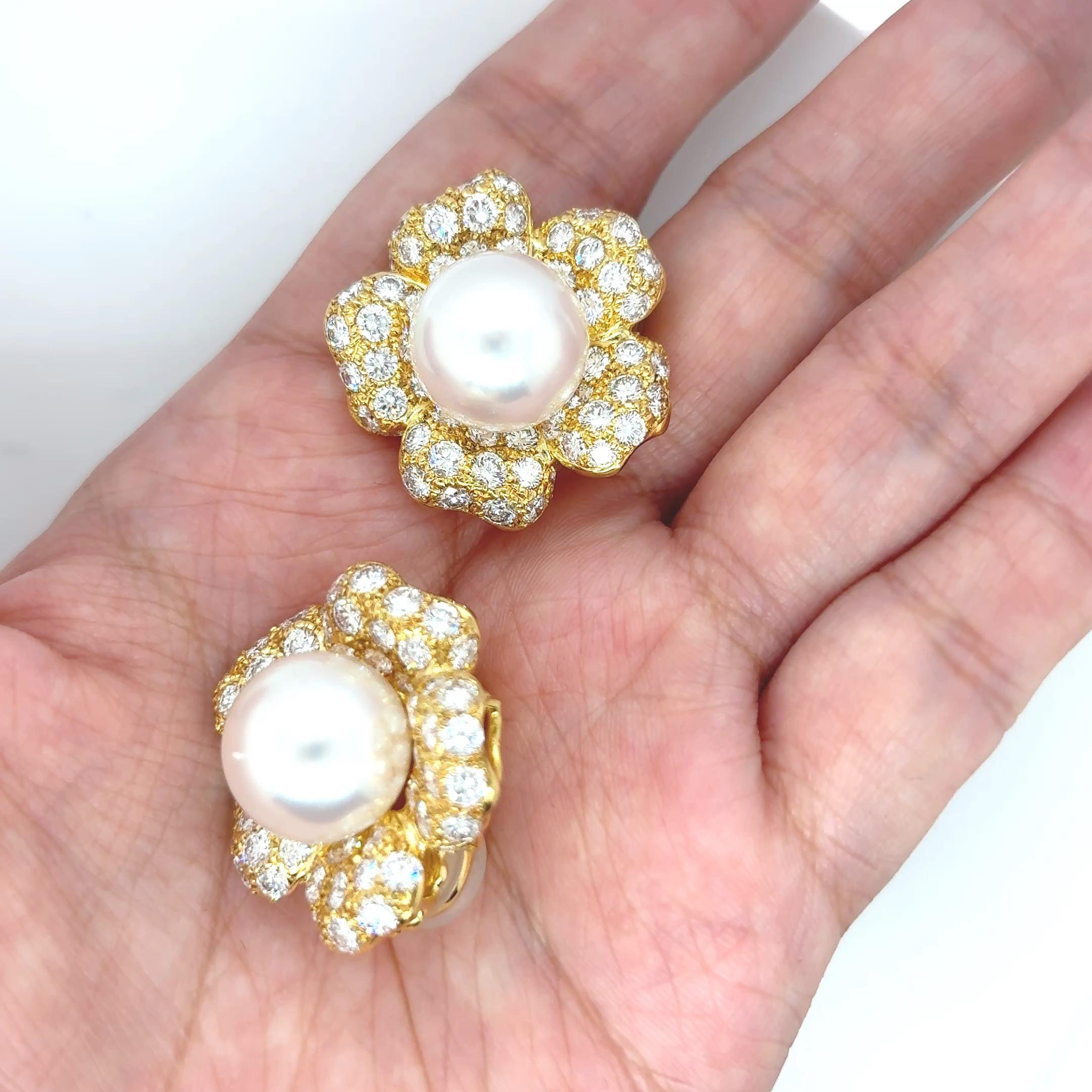Boucles d'oreilles fleur en or jaune 18k diamant rond Cts 7.78 en vente 2