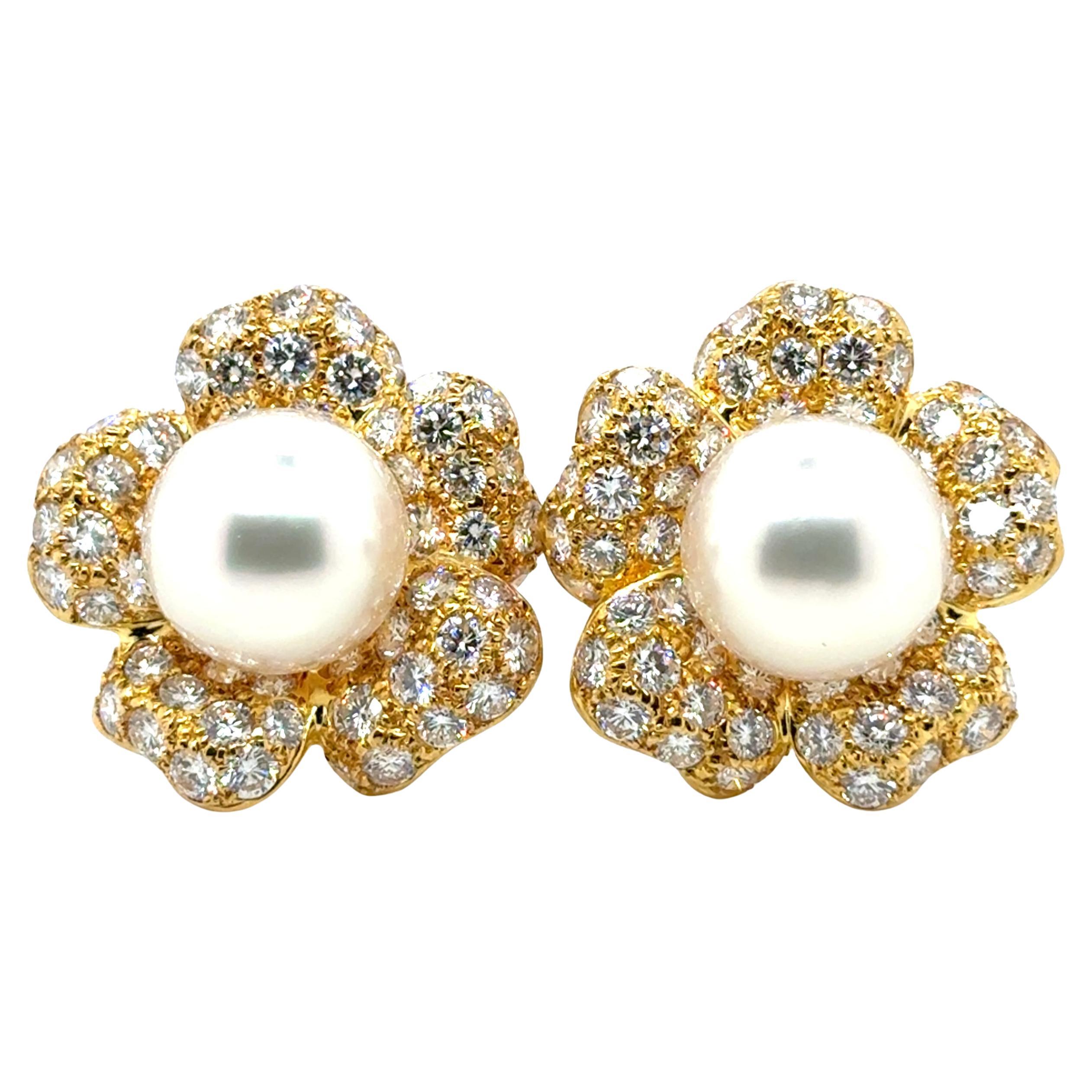 Boucles d
oreilles fleur en or jaune 18k diamant rond Cts 7.78