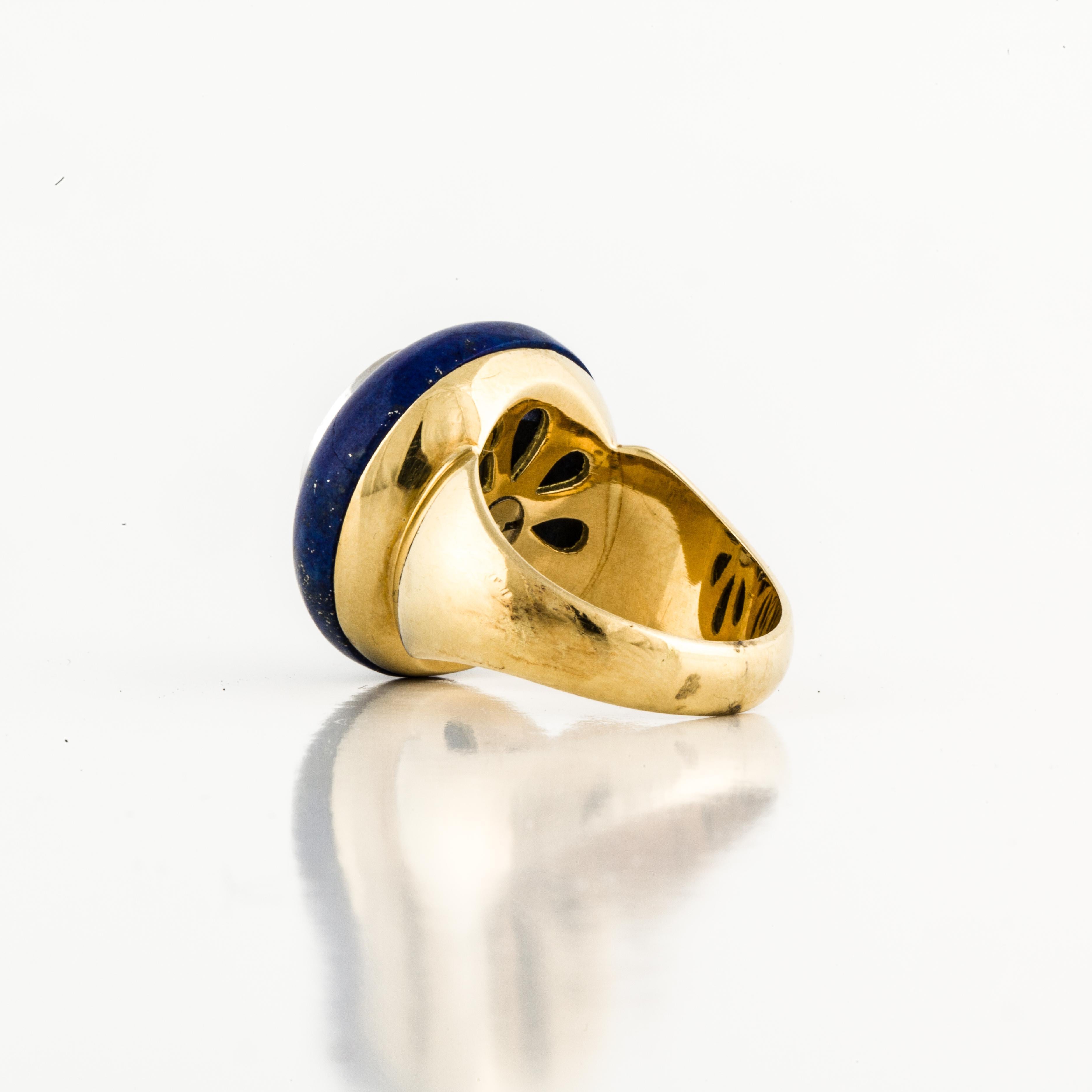 Lapis Disc with Pavé Diamonds Ring in 18K Gold In Good Condition For Sale In Houston, TX