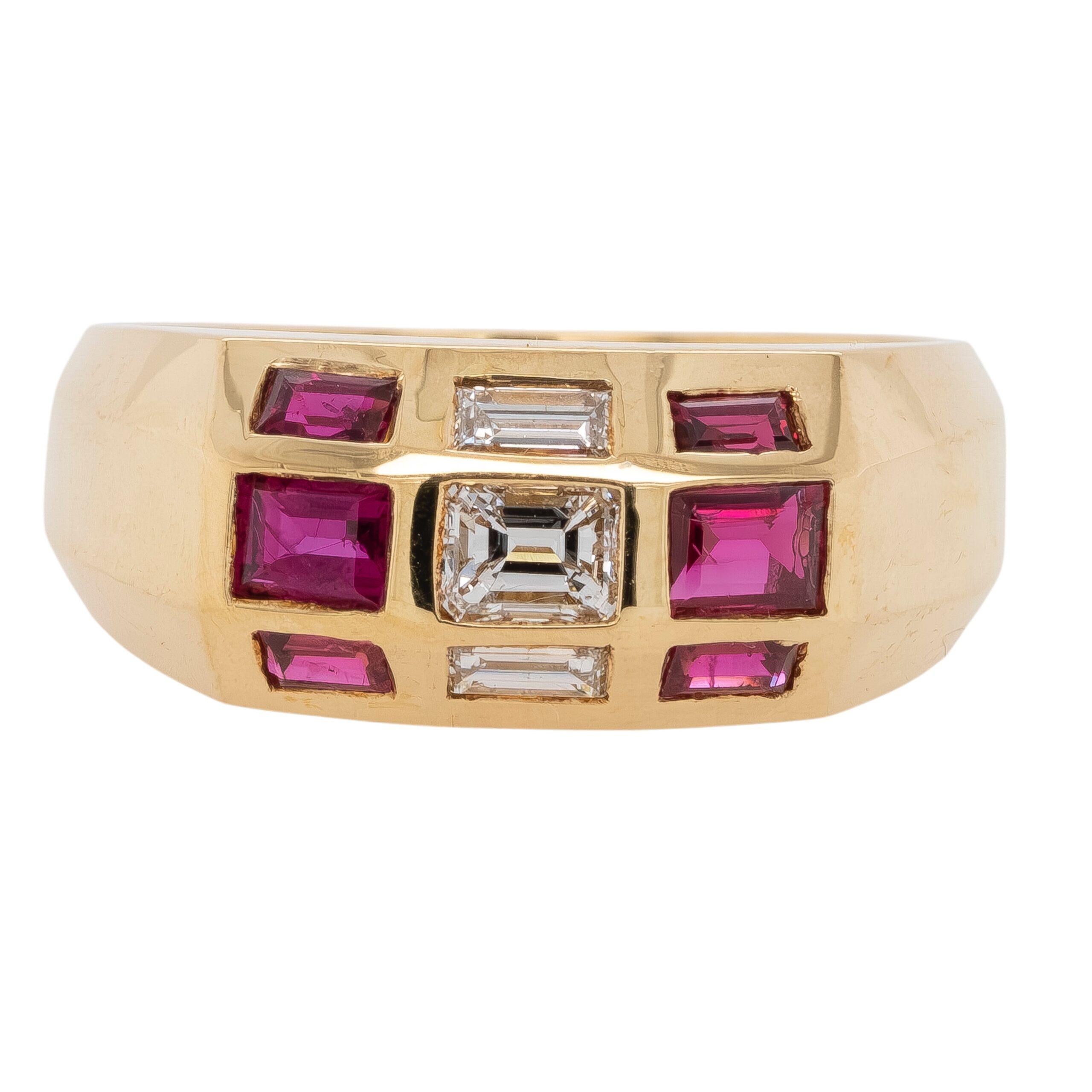 This stunning 18k yellow gold ring features a vibrant ruby as its centerpiece, beautifully complemented by baguette-cut diamonds that add an elegant shimmer. The rich red of the ruby harmonizes perfectly with the warm tones of the yellow gold,