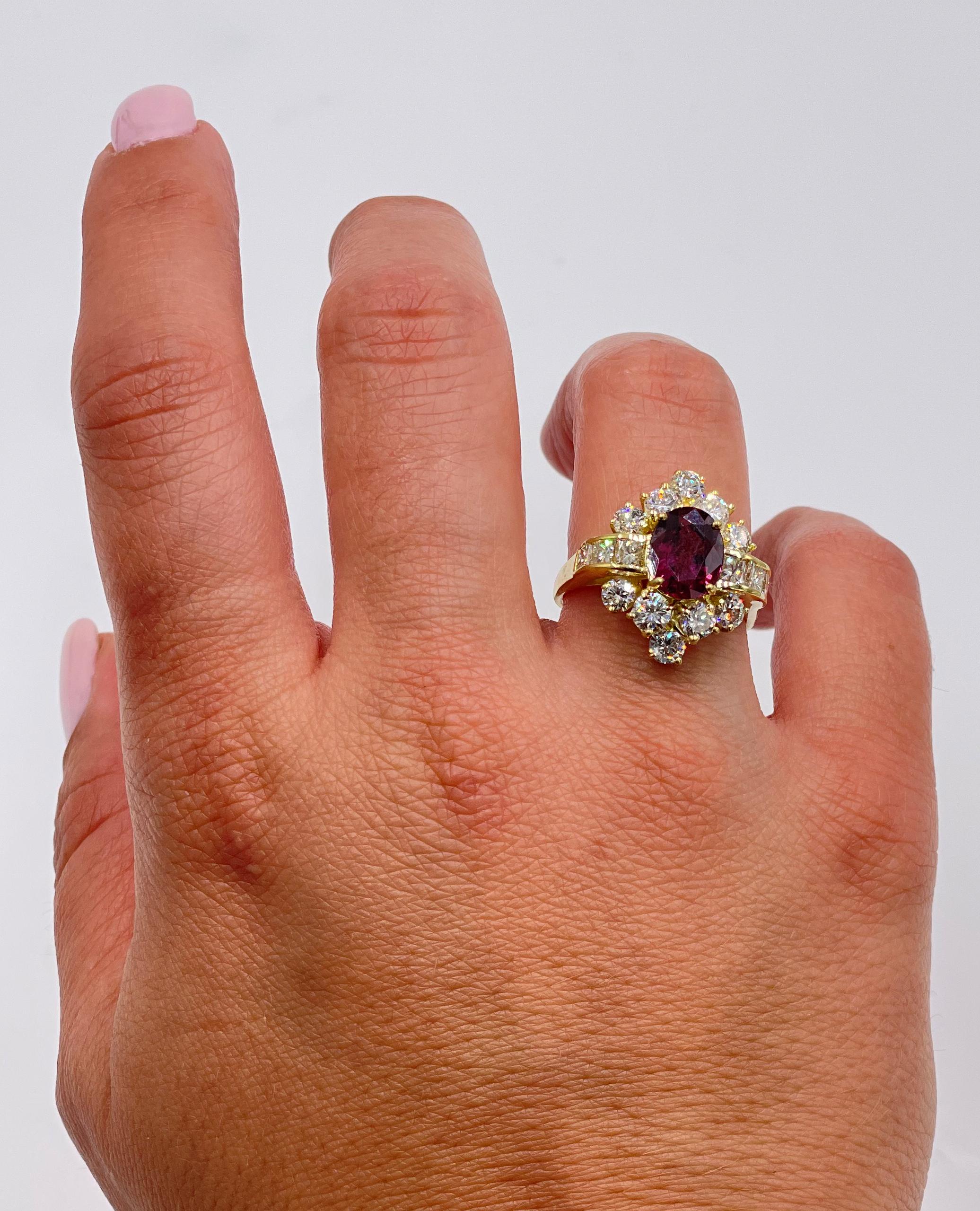 18K Yellow Gold Ruby and Diamond Cocktail Ring In Excellent Condition For Sale In Old Tappan, NJ