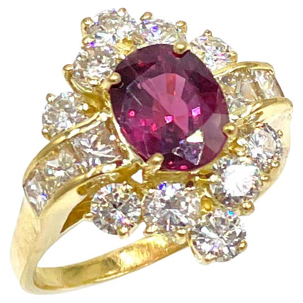 18K Yellow Gold Ruby and Diamond Cocktail Ring For Sale at 1stDibs