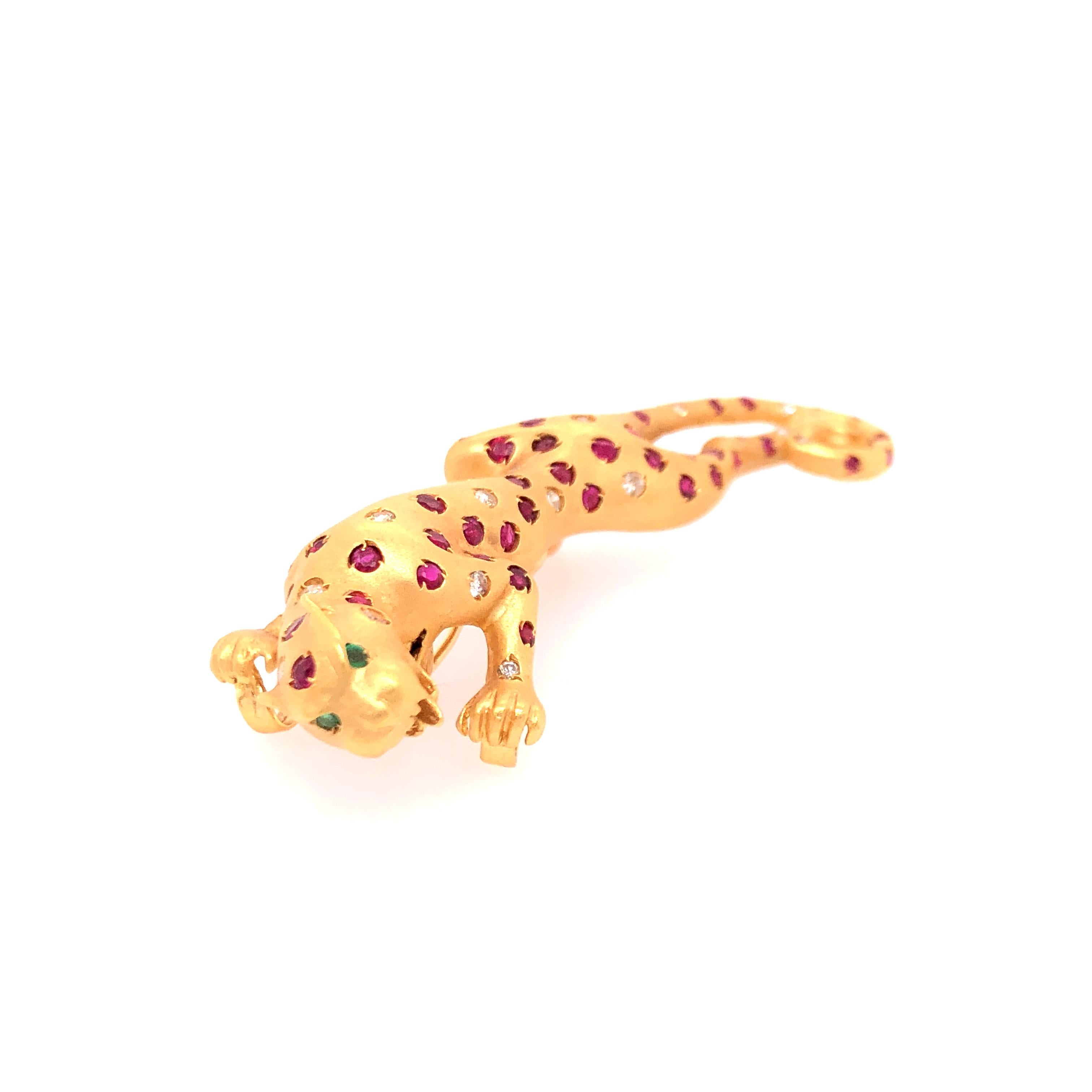 Round Cut 18 Karat Yellow Gold Ruby and Diamond Jaguar Pin